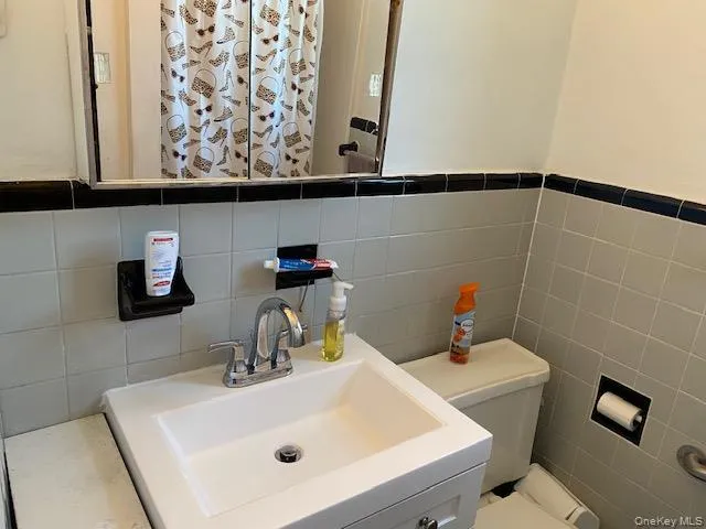 260-11 73rd Avenue, New York, NY, 2 Bedrooms Bedrooms, 4 Rooms Rooms,1 BathroomBathrooms,Residential,For Rent,73rd,0,1018481 260-11 73rd Avenue, New York, NY, 2 Bedrooms Bedrooms, 4 Rooms Rooms,1 BathroomBathrooms,Residential,For Rent,73rd,0,1018481