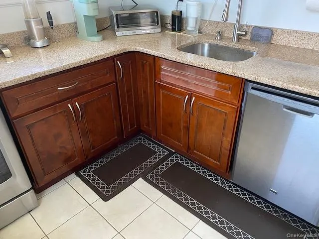 260-11 73rd Avenue, New York, NY, 2 Bedrooms Bedrooms, 4 Rooms Rooms,1 BathroomBathrooms,Residential,For Rent,73rd,0,1018481 260-11 73rd Avenue, New York, NY, 2 Bedrooms Bedrooms, 4 Rooms Rooms,1 BathroomBathrooms,Residential,For Rent,73rd,0,1018481