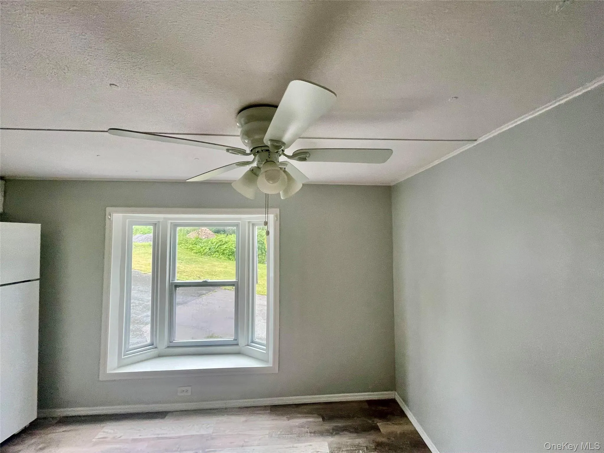 Kitchen Bay Window and Ceiling Fan Kitchen Bay Window and Ceiling Fan