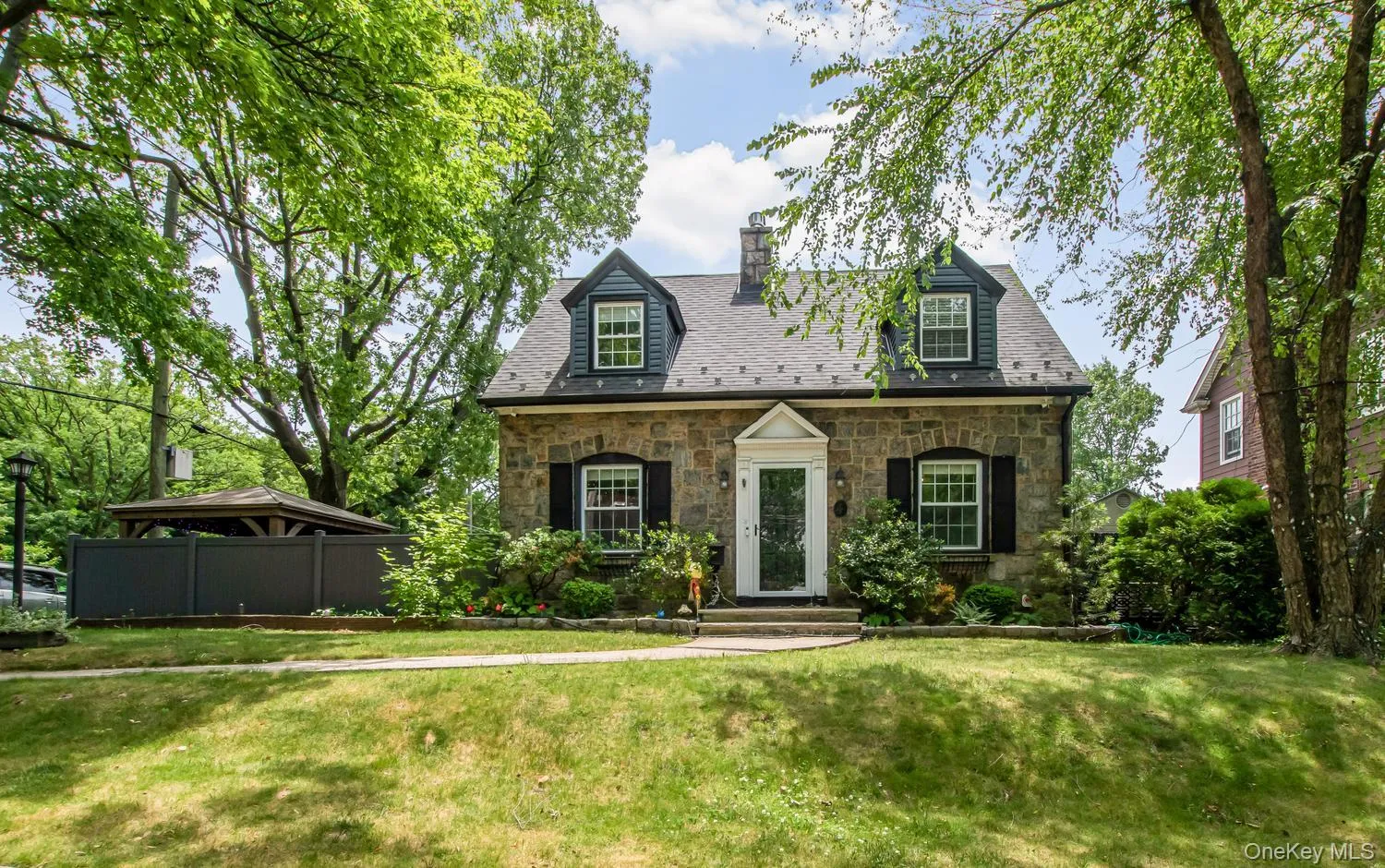 4 Knox Pl., New York, NY, 3 Bedrooms Bedrooms, 11 Rooms Rooms,3 BathroomsBathrooms,Residential,For Rent,Knox Pl.,0,1018487 4 Knox Pl., New York, NY, 3 Bedrooms Bedrooms, 11 Rooms Rooms,3 BathroomsBathrooms,Residential,For Rent,Knox Pl.,0,1018487