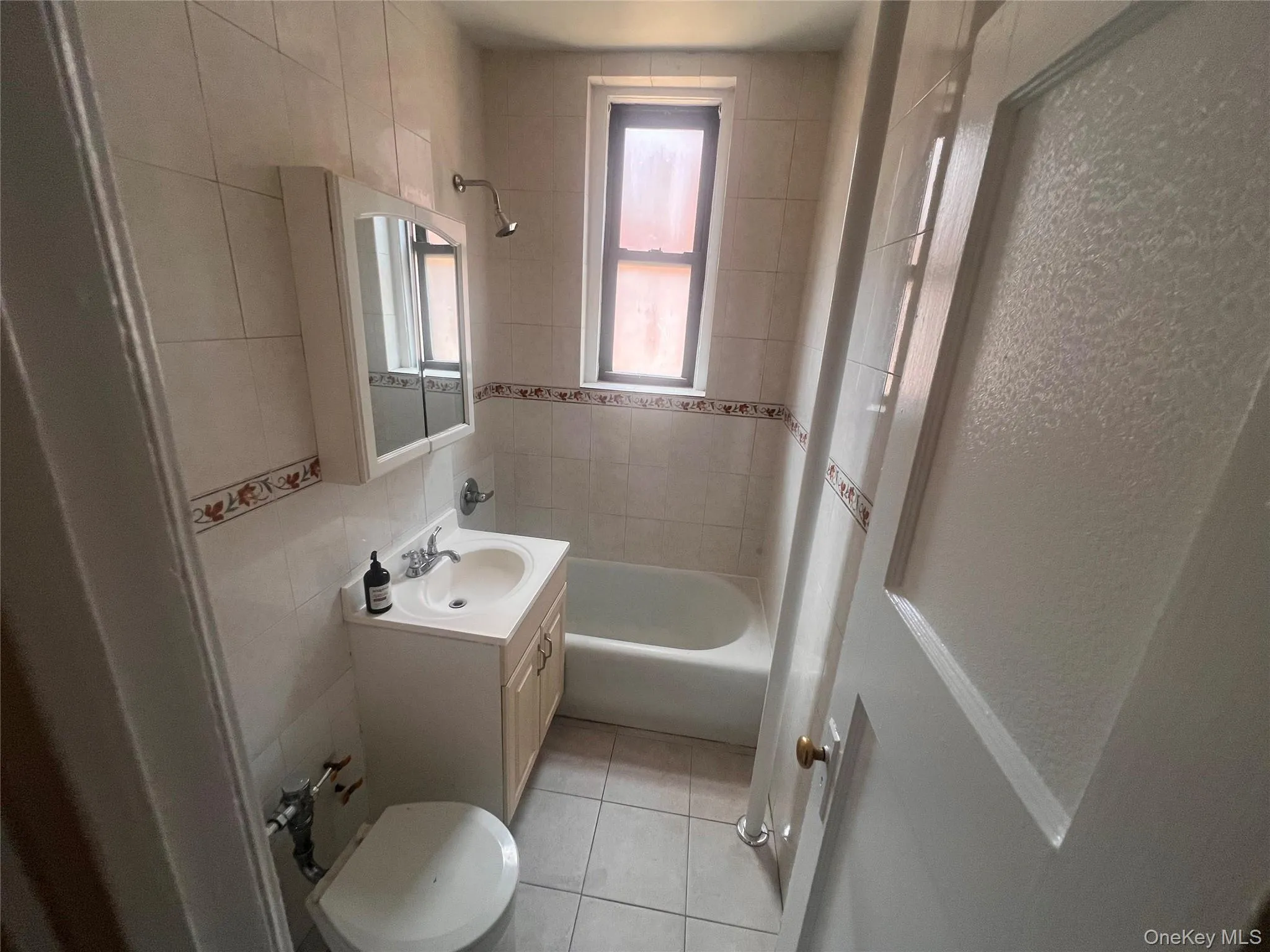37-20 81 Street, New York, NY, 1 Bedroom Bedrooms, 3 Rooms Rooms,1 BathroomBathrooms,Residential,For Rent,81,0,1018488 37-20 81 Street, New York, NY, 1 Bedroom Bedrooms, 3 Rooms Rooms,1 BathroomBathrooms,Residential,For Rent,81,0,1018488