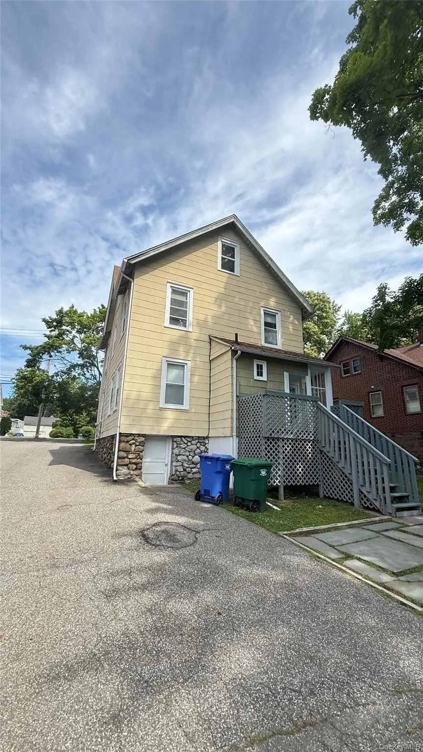 112 Murray Avenue, Goshen, NY, 3 Bedrooms Bedrooms, 6 Rooms Rooms,1 BathroomBathrooms,Residential Lease,For Rent,Murray,0,KEY1018491 112 Murray Avenue, Goshen, NY, 3 Bedrooms Bedrooms, 6 Rooms Rooms,1 BathroomBathrooms,Residential Lease,For Rent,Murray,0,KEY1018491