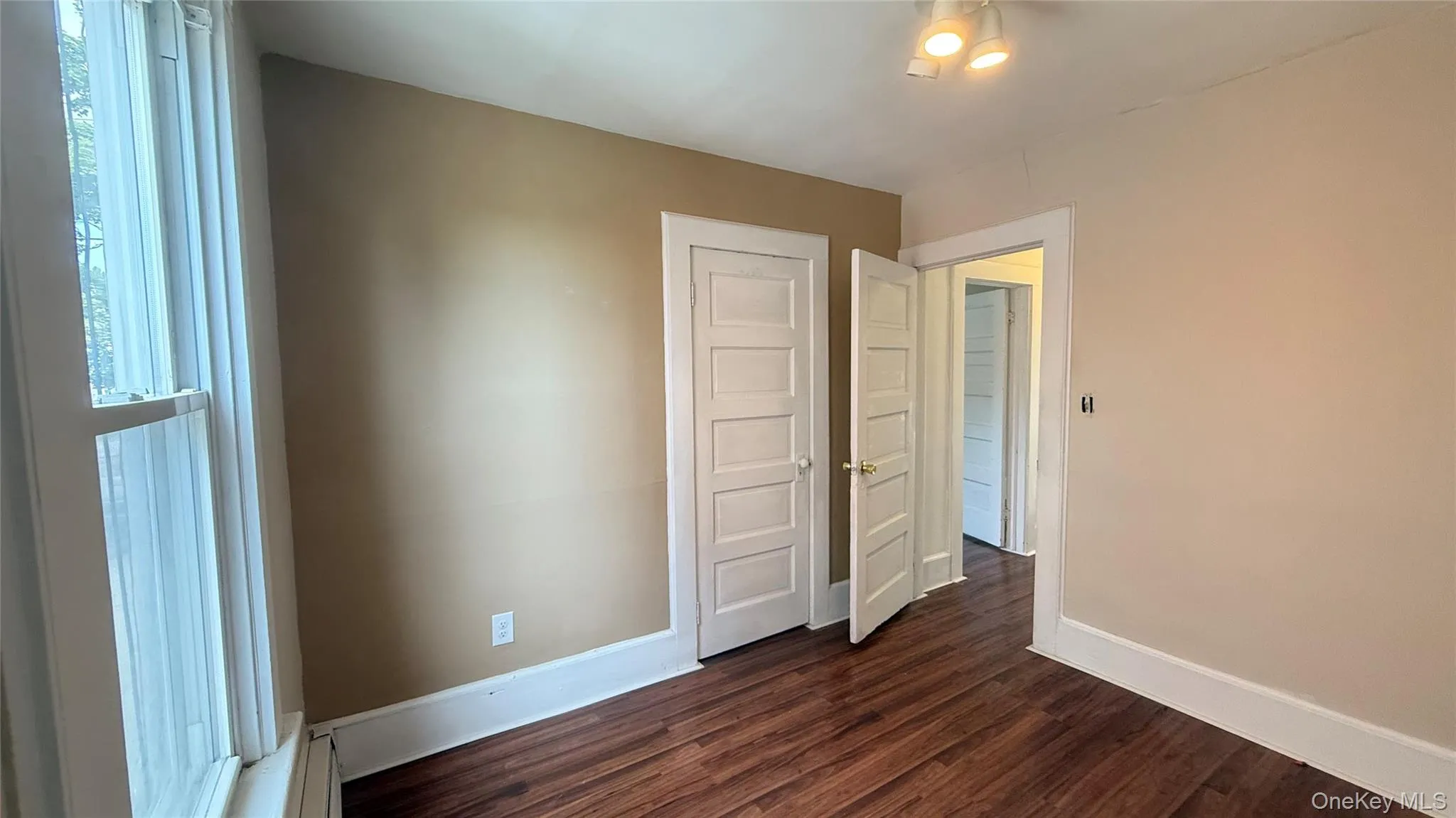 112 Murray Avenue, Goshen, NY, 3 Bedrooms Bedrooms, 6 Rooms Rooms,1 BathroomBathrooms,Residential Lease,For Rent,Murray,0,KEY1018491 112 Murray Avenue, Goshen, NY, 3 Bedrooms Bedrooms, 6 Rooms Rooms,1 BathroomBathrooms,Residential Lease,For Rent,Murray,0,KEY1018491