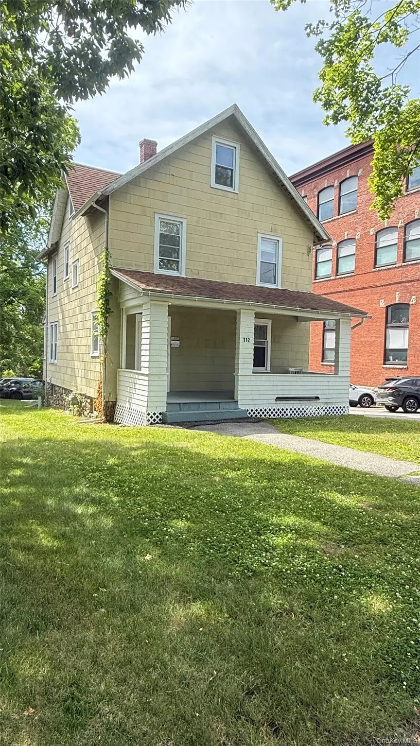 112 Murray Avenue, Goshen, NY, 3 Bedrooms Bedrooms, 6 Rooms Rooms,1 BathroomBathrooms,Residential Lease,For Rent,Murray,0,KEY1018491 112 Murray Avenue, Goshen, NY, 3 Bedrooms Bedrooms, 6 Rooms Rooms,1 BathroomBathrooms,Residential Lease,For Rent,Murray,0,KEY1018491