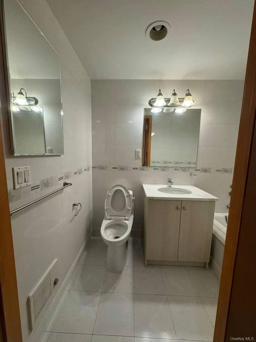 13338 Sanford Avenue, New York, NY, 1 Bedroom Bedrooms, 2 Rooms Rooms,1 BathroomBathrooms,Residential,For Rent,Sanford,0,KEY1018493 13338 Sanford Avenue, New York, NY, 1 Bedroom Bedrooms, 2 Rooms Rooms,1 BathroomBathrooms,Residential,For Rent,Sanford,0,KEY1018493