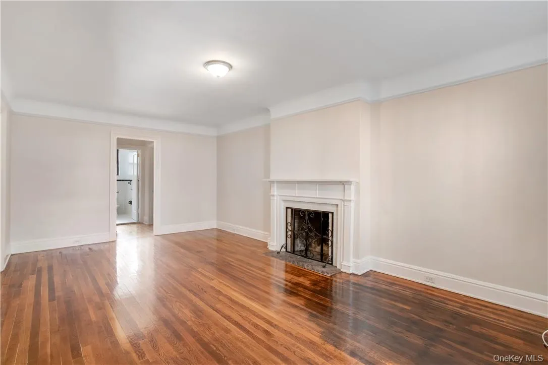 240 Martine Avenue, White Plains, NY, 2 Bedrooms Bedrooms, 4 Rooms Rooms,1 BathroomBathrooms,Residential Lease,For Rent,Martine,0,KEY1018497 240 Martine Avenue, White Plains, NY, 2 Bedrooms Bedrooms, 4 Rooms Rooms,1 BathroomBathrooms,Residential Lease,For Rent,Martine,0,KEY1018497