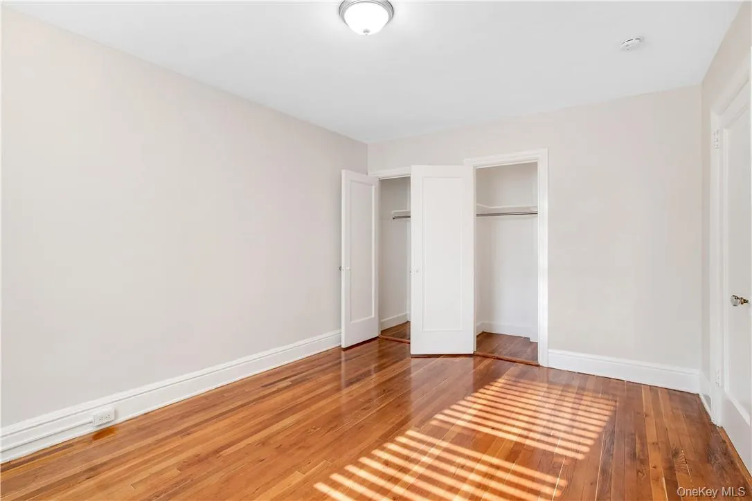 240 Martine Avenue, White Plains, NY, 2 Bedrooms Bedrooms, 4 Rooms Rooms,1 BathroomBathrooms,Residential Lease,For Rent,Martine,0,KEY1018497 240 Martine Avenue, White Plains, NY, 2 Bedrooms Bedrooms, 4 Rooms Rooms,1 BathroomBathrooms,Residential Lease,For Rent,Martine,0,KEY1018497