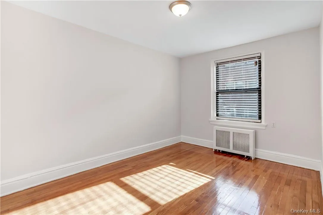 240 Martine Avenue, White Plains, NY, 2 Bedrooms Bedrooms, 4 Rooms Rooms,1 BathroomBathrooms,Residential Lease,For Rent,Martine,0,KEY1018497 240 Martine Avenue, White Plains, NY, 2 Bedrooms Bedrooms, 4 Rooms Rooms,1 BathroomBathrooms,Residential Lease,For Rent,Martine,0,KEY1018497