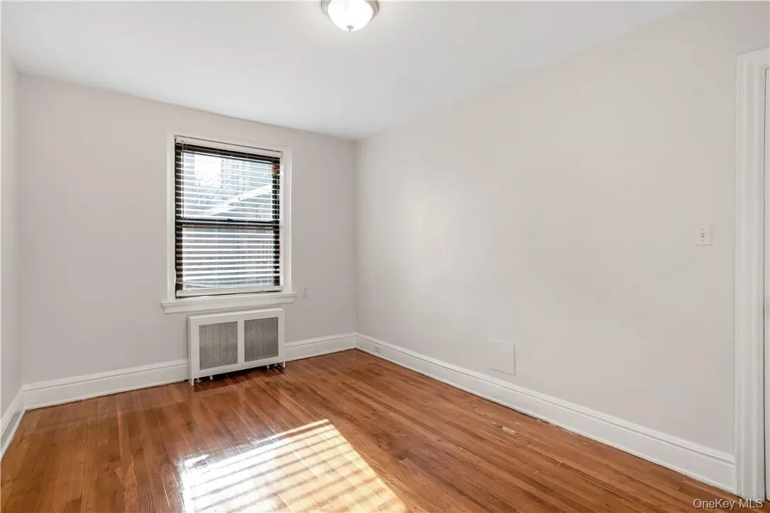 240 Martine Avenue, White Plains, NY, 2 Bedrooms Bedrooms, 4 Rooms Rooms,1 BathroomBathrooms,Residential Lease,For Rent,Martine,0,KEY1018497 240 Martine Avenue, White Plains, NY, 2 Bedrooms Bedrooms, 4 Rooms Rooms,1 BathroomBathrooms,Residential Lease,For Rent,Martine,0,KEY1018497