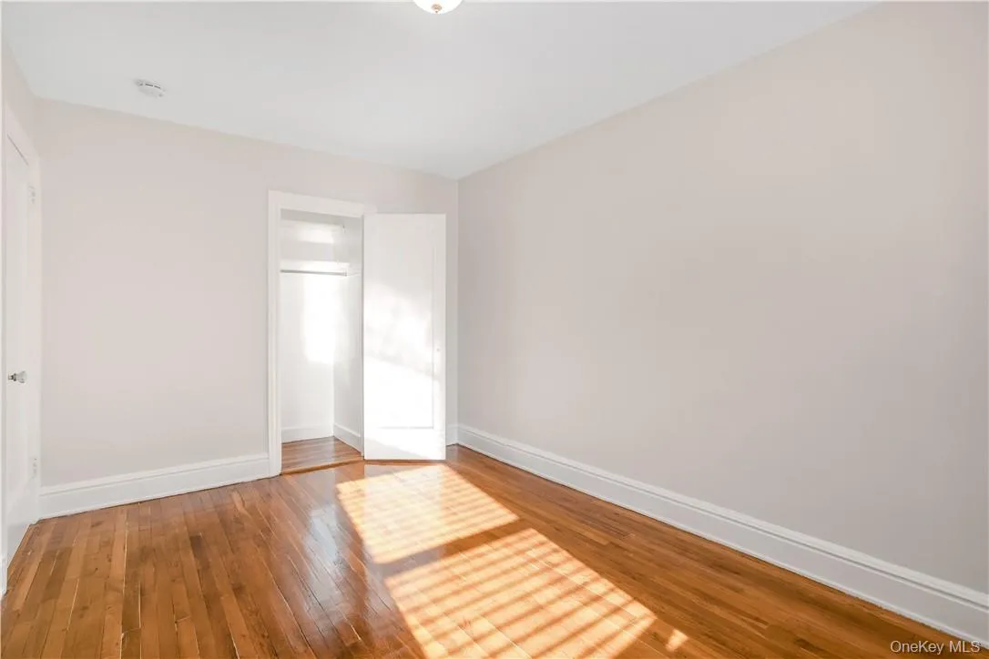 240 Martine Avenue, White Plains, NY, 2 Bedrooms Bedrooms, 4 Rooms Rooms,1 BathroomBathrooms,Residential Lease,For Rent,Martine,0,KEY1018497 240 Martine Avenue, White Plains, NY, 2 Bedrooms Bedrooms, 4 Rooms Rooms,1 BathroomBathrooms,Residential Lease,For Rent,Martine,0,KEY1018497