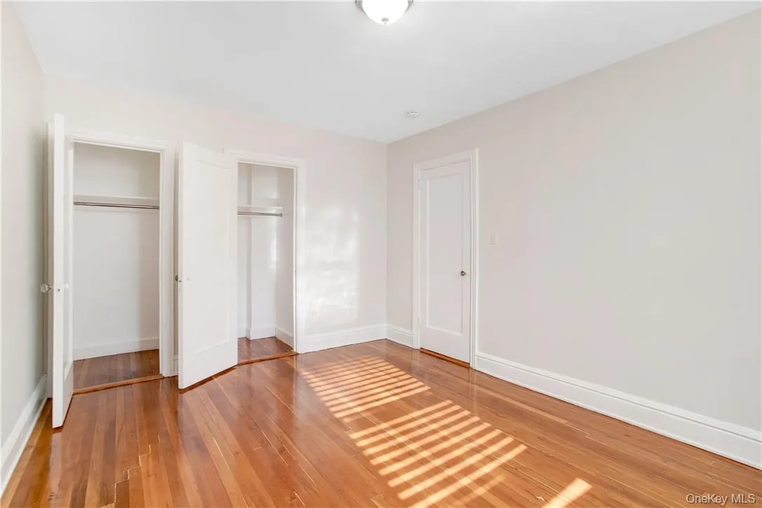 240 Martine Avenue, White Plains, NY, 2 Bedrooms Bedrooms, 4 Rooms Rooms,1 BathroomBathrooms,Residential Lease,For Rent,Martine,0,KEY1018497 240 Martine Avenue, White Plains, NY, 2 Bedrooms Bedrooms, 4 Rooms Rooms,1 BathroomBathrooms,Residential Lease,For Rent,Martine,0,KEY1018497