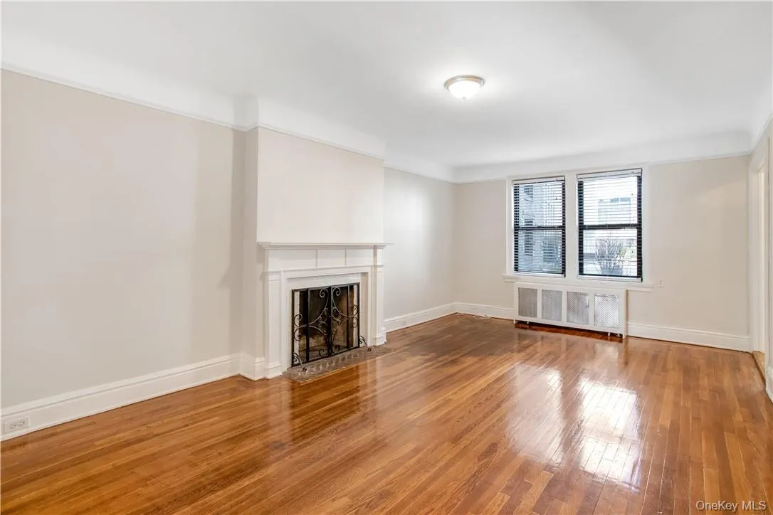 240 Martine Avenue, White Plains, NY, 2 Bedrooms Bedrooms, 4 Rooms Rooms,1 BathroomBathrooms,Residential Lease,For Rent,Martine,0,KEY1018497 240 Martine Avenue, White Plains, NY, 2 Bedrooms Bedrooms, 4 Rooms Rooms,1 BathroomBathrooms,Residential Lease,For Rent,Martine,0,KEY1018497