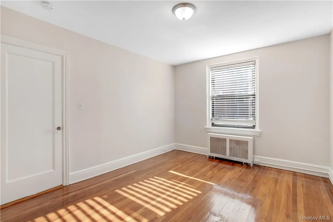 240 Martine Avenue, White Plains, NY, 2 Bedrooms Bedrooms, 4 Rooms Rooms,1 BathroomBathrooms,Residential Lease,For Rent,Martine,0,KEY1018497 240 Martine Avenue, White Plains, NY, 2 Bedrooms Bedrooms, 4 Rooms Rooms,1 BathroomBathrooms,Residential Lease,For Rent,Martine,0,KEY1018497