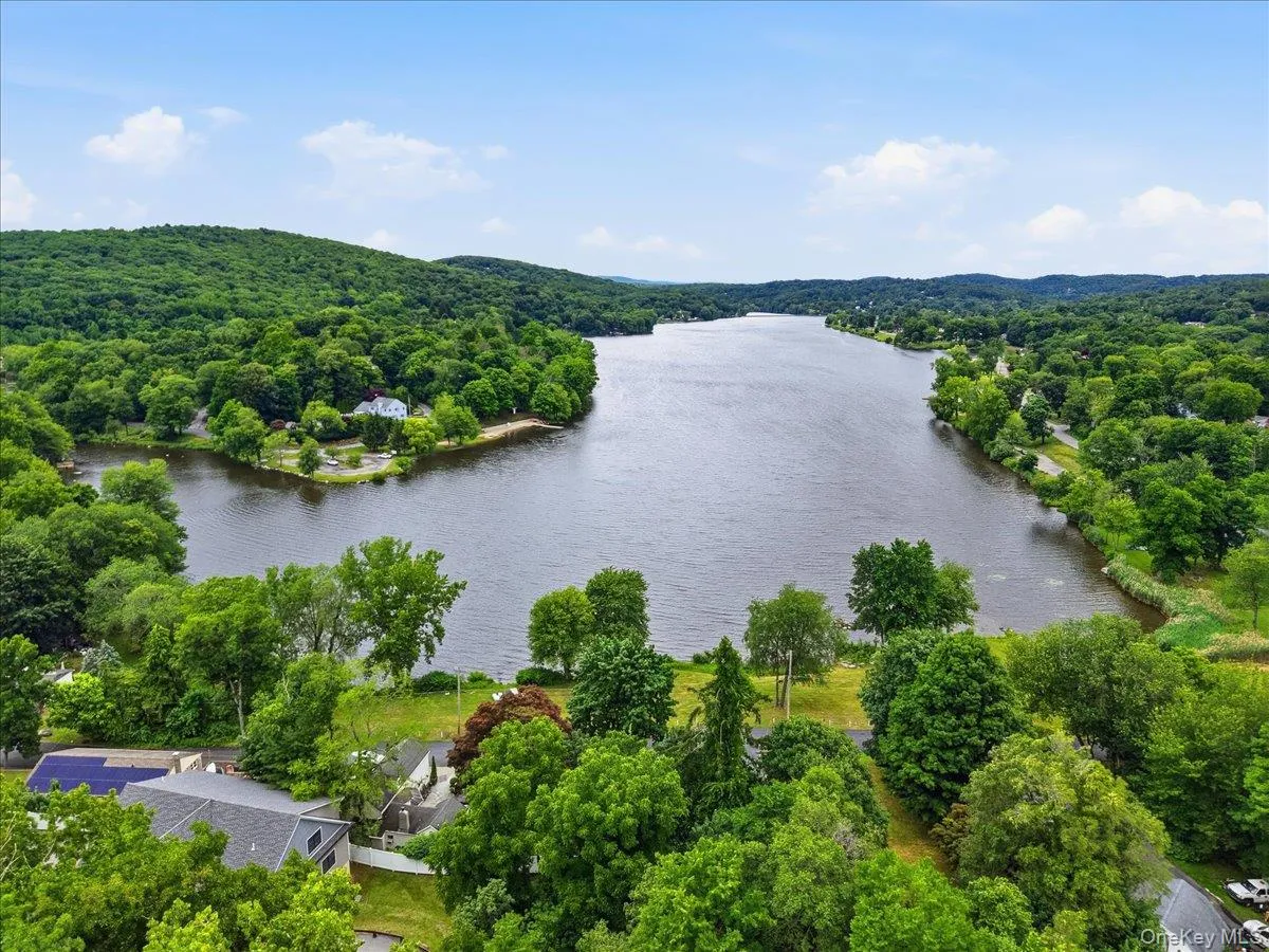 Ariel View / Lake Carmel Ariel View / Lake Carmel