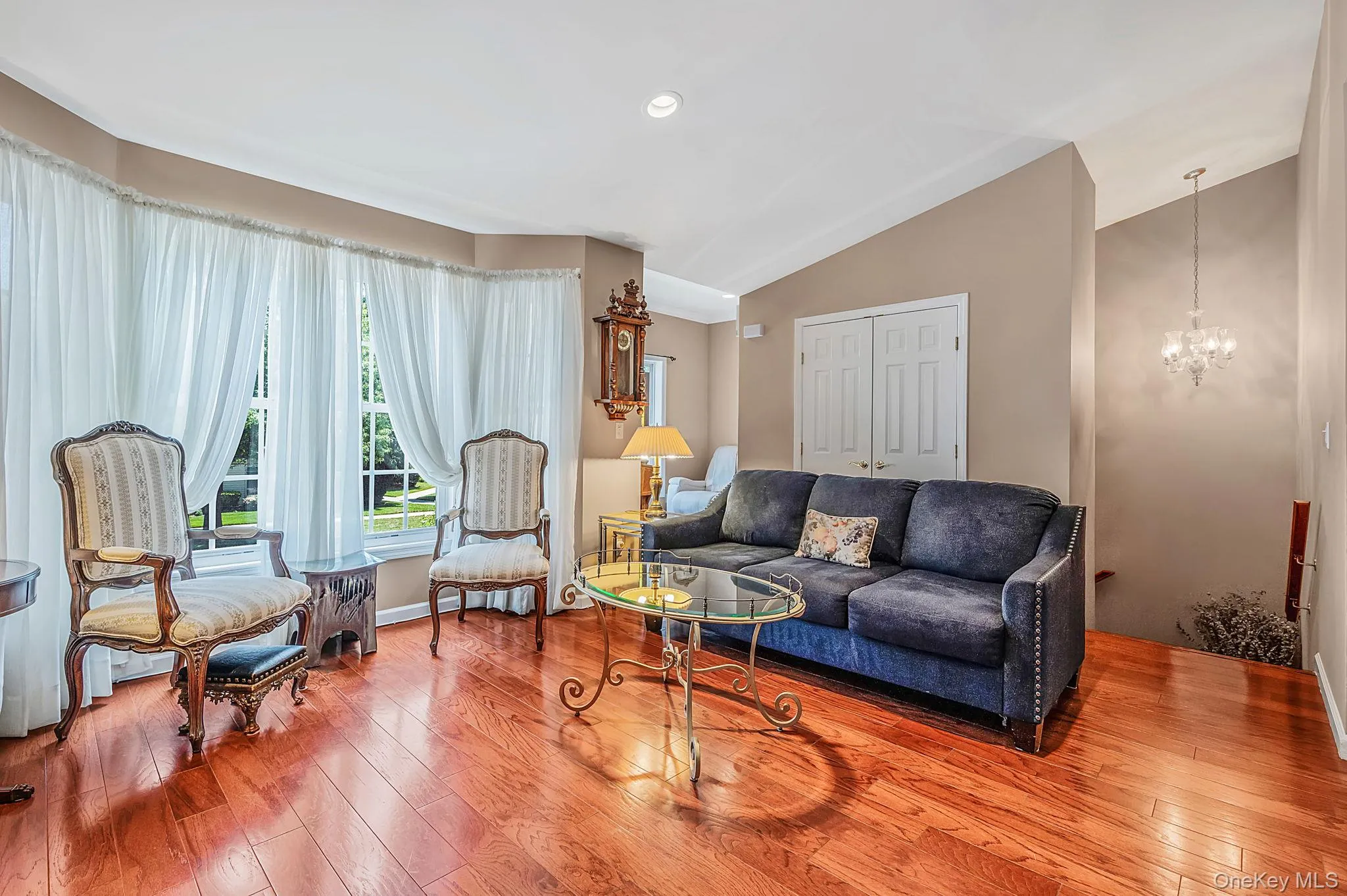 1130 Savoy Drive, Huntington, NY, 2 Bedrooms Bedrooms, 7 Rooms Rooms,2 BathroomsBathrooms,Residential,For Rent,Savoy,0,KEY1018499 1130 Savoy Drive, Huntington, NY, 2 Bedrooms Bedrooms, 7 Rooms Rooms,2 BathroomsBathrooms,Residential,For Rent,Savoy,0,KEY1018499