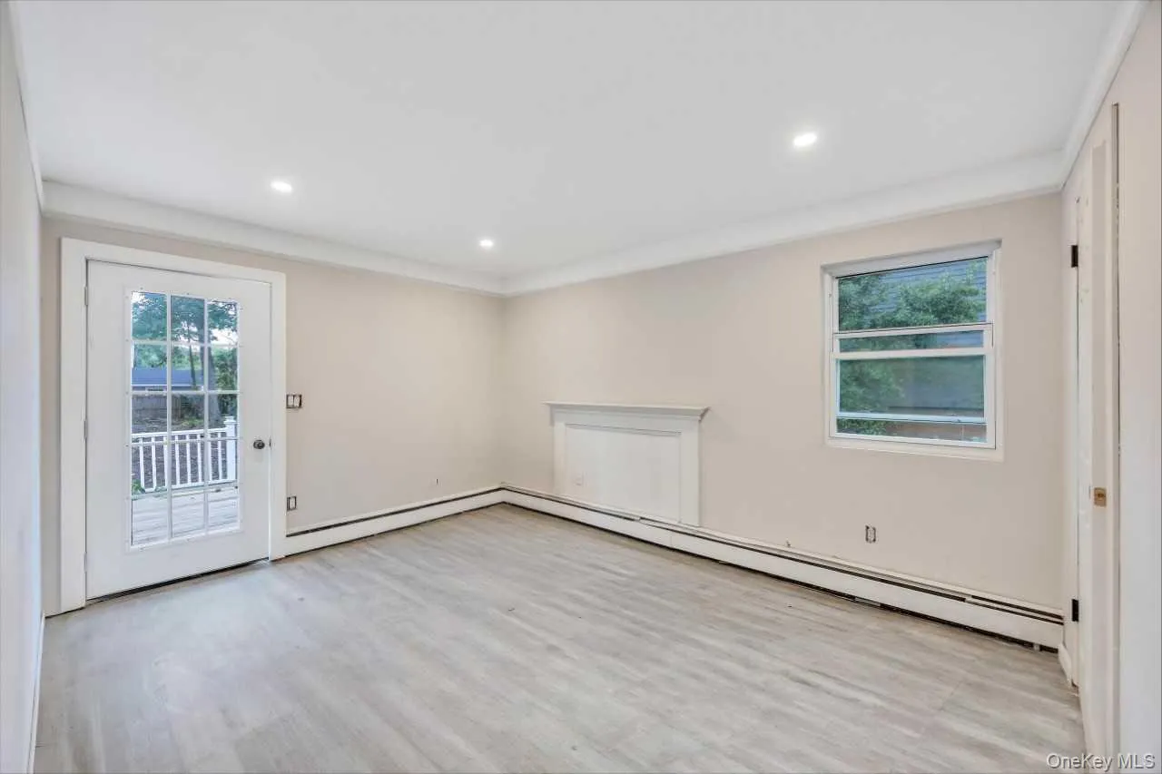 438 Auborn Avenue, Brookhaven, NY, 3 Bedrooms Bedrooms, 6 Rooms Rooms,2 BathroomsBathrooms,Residential,For Rent,Auborn,0,KEY1018500 438 Auborn Avenue, Brookhaven, NY, 3 Bedrooms Bedrooms, 6 Rooms Rooms,2 BathroomsBathrooms,Residential,For Rent,Auborn,0,KEY1018500