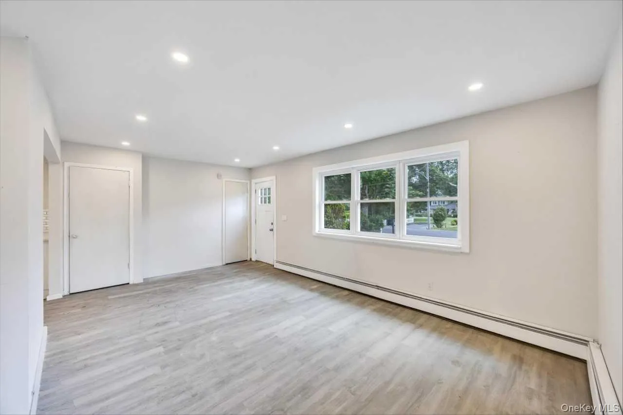 438 Auborn Avenue, Brookhaven, NY, 3 Bedrooms Bedrooms, 6 Rooms Rooms,2 BathroomsBathrooms,Residential,For Rent,Auborn,0,KEY1018500 438 Auborn Avenue, Brookhaven, NY, 3 Bedrooms Bedrooms, 6 Rooms Rooms,2 BathroomsBathrooms,Residential,For Rent,Auborn,0,KEY1018500