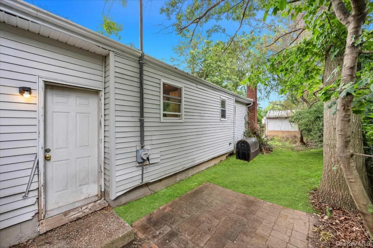 438 Auborn Avenue, Brookhaven, NY, 3 Bedrooms Bedrooms, 6 Rooms Rooms,2 BathroomsBathrooms,Residential,For Rent,Auborn,0,KEY1018500 438 Auborn Avenue, Brookhaven, NY, 3 Bedrooms Bedrooms, 6 Rooms Rooms,2 BathroomsBathrooms,Residential,For Rent,Auborn,0,KEY1018500