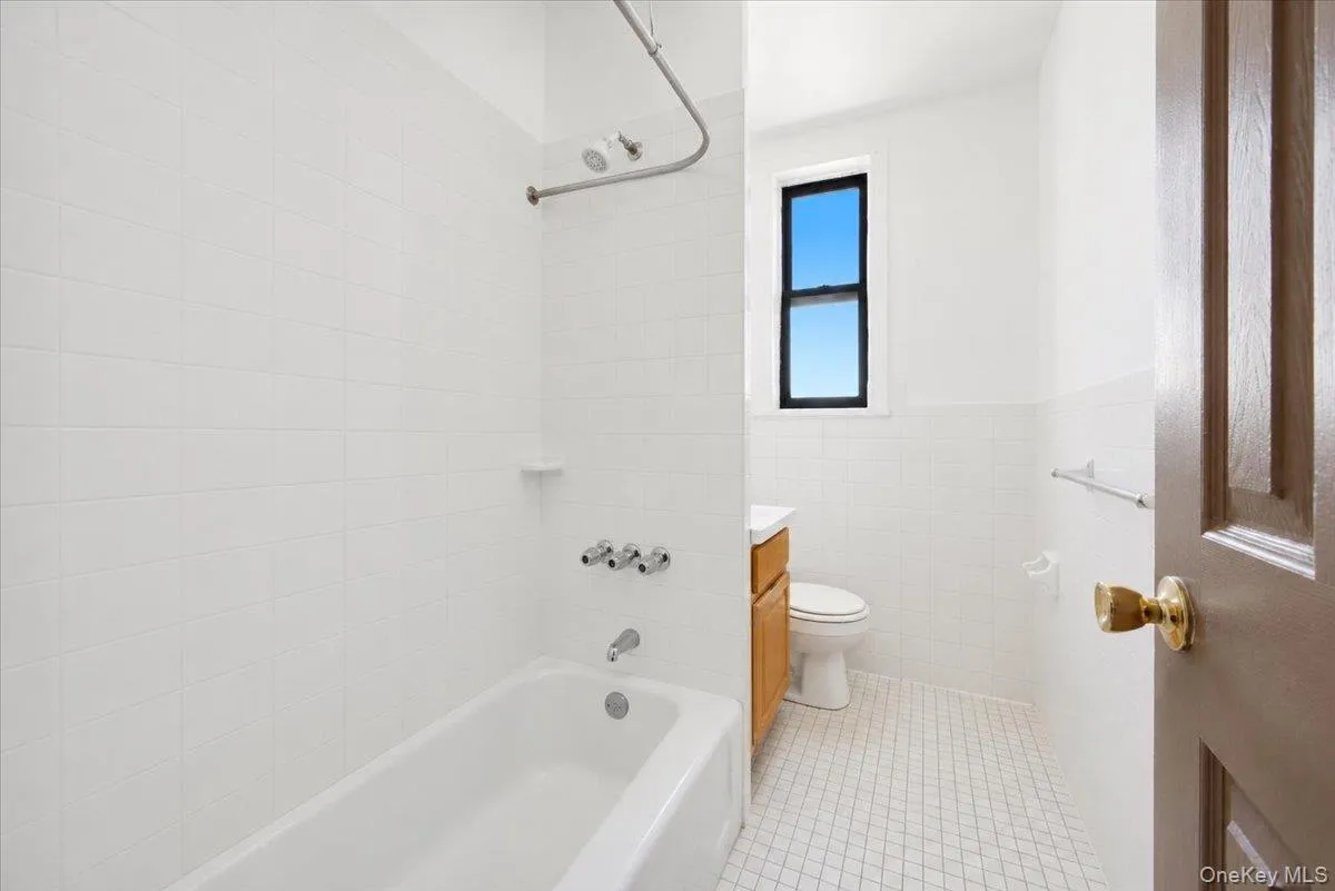 425 153 Street, New York, NY, 3 Bedrooms Bedrooms, 5 Rooms Rooms,1 BathroomBathrooms,Residential,For Rent,153,0,1018501 425 153 Street, New York, NY, 3 Bedrooms Bedrooms, 5 Rooms Rooms,1 BathroomBathrooms,Residential,For Rent,153,0,1018501