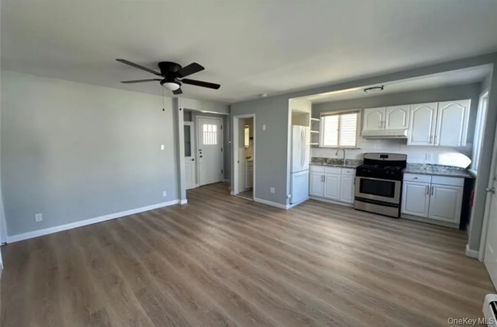 527 Market Street, Long Beach, NY, 3 Bedrooms Bedrooms, 5 Rooms Rooms,1 BathroomBathrooms,Residential Lease,For Rent,Market,0,KEY1018504 527 Market Street, Long Beach, NY, 3 Bedrooms Bedrooms, 5 Rooms Rooms,1 BathroomBathrooms,Residential Lease,For Rent,Market,0,KEY1018504