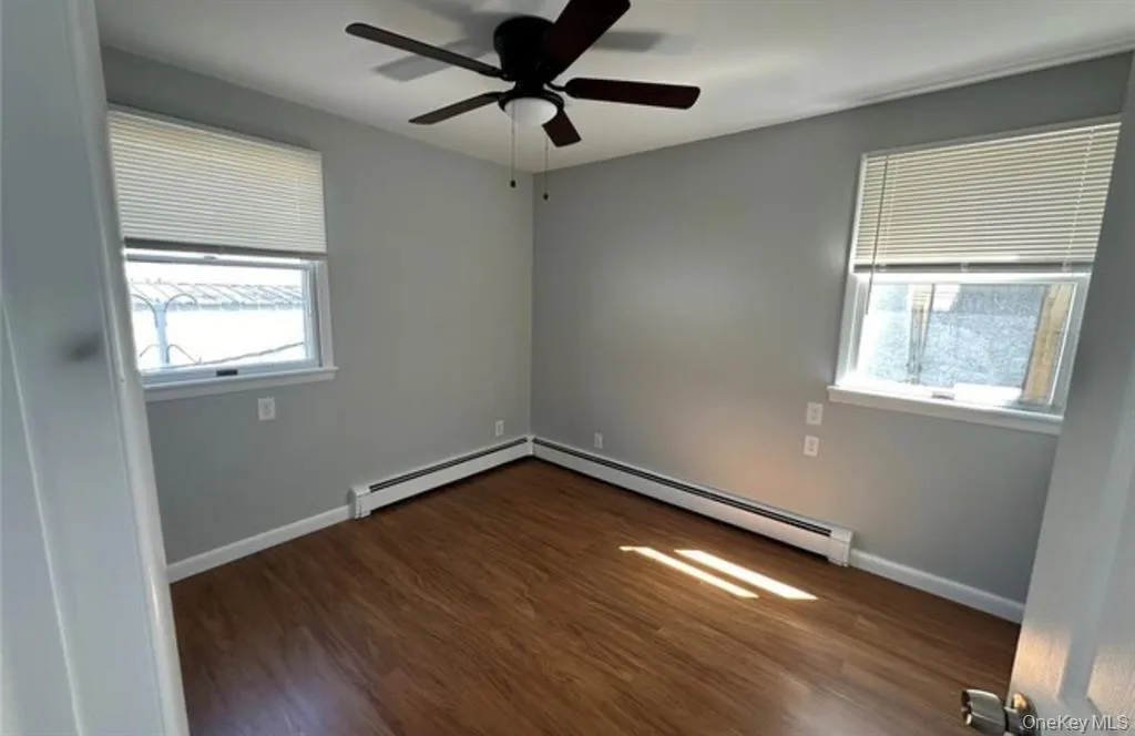 527 Market Street, Long Beach, NY, 3 Bedrooms Bedrooms, 5 Rooms Rooms,1 BathroomBathrooms,Residential Lease,For Rent,Market,0,KEY1018504 527 Market Street, Long Beach, NY, 3 Bedrooms Bedrooms, 5 Rooms Rooms,1 BathroomBathrooms,Residential Lease,For Rent,Market,0,KEY1018504