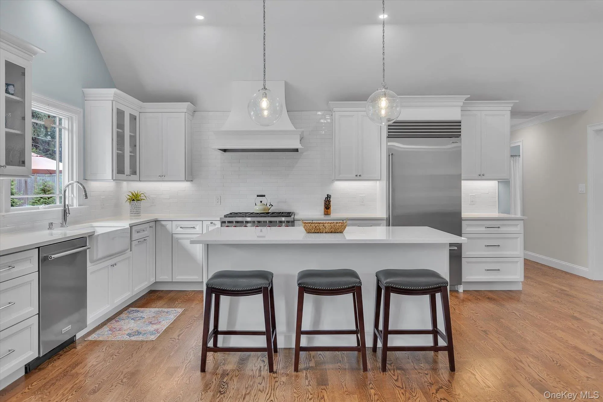 Vaulted Ceiling, Gourmet Designed Kitchen With Open Floor Plan Vaulted Ceiling, Gourmet Designed Kitchen With Open Floor Plan