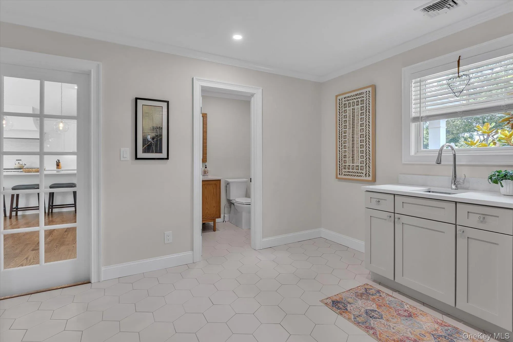 Powder Room Off Laundry/Mud Room Powder Room Off Laundry/Mud Room