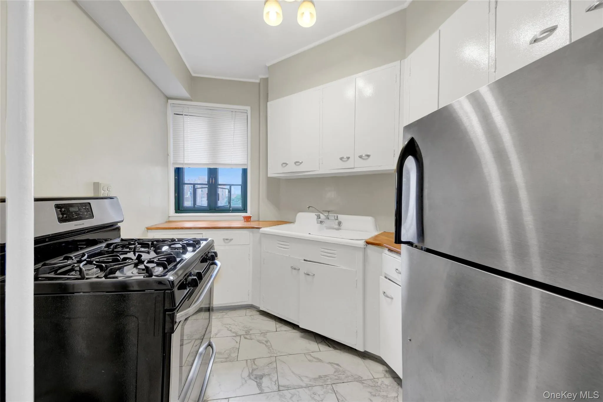 14 Metropolitan Oval, New York, NY, 2 Bedrooms Bedrooms, 4 Rooms Rooms,1 BathroomBathrooms,Residential,For Rent,Metropolitan,0,KEY1018512 14 Metropolitan Oval, New York, NY, 2 Bedrooms Bedrooms, 4 Rooms Rooms,1 BathroomBathrooms,Residential,For Rent,Metropolitan,0,KEY1018512