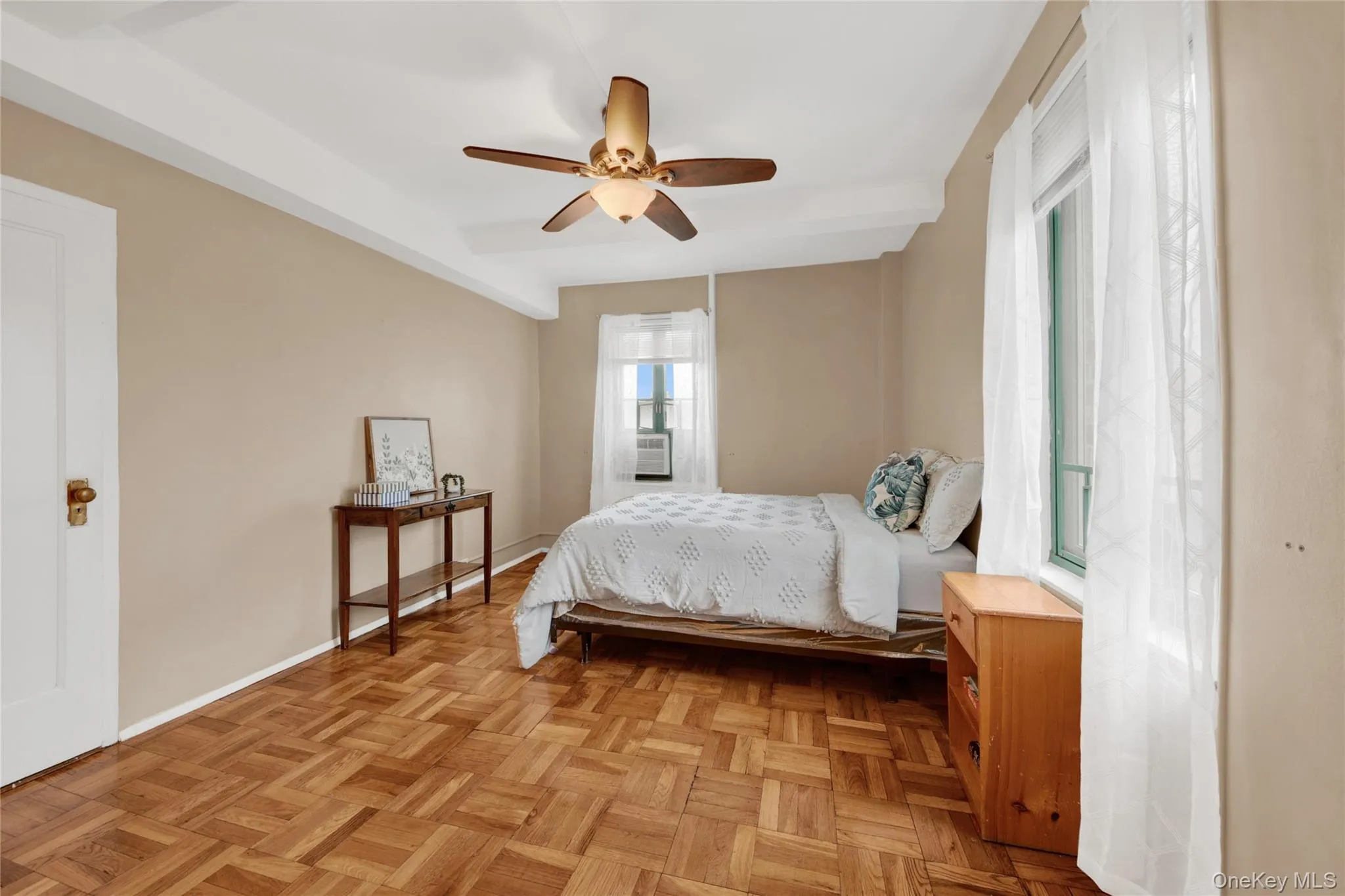 14 Metropolitan Oval, New York, NY, 2 Bedrooms Bedrooms, 4 Rooms Rooms,1 BathroomBathrooms,Residential,For Rent,Metropolitan,0,KEY1018512 14 Metropolitan Oval, New York, NY, 2 Bedrooms Bedrooms, 4 Rooms Rooms,1 BathroomBathrooms,Residential,For Rent,Metropolitan,0,KEY1018512