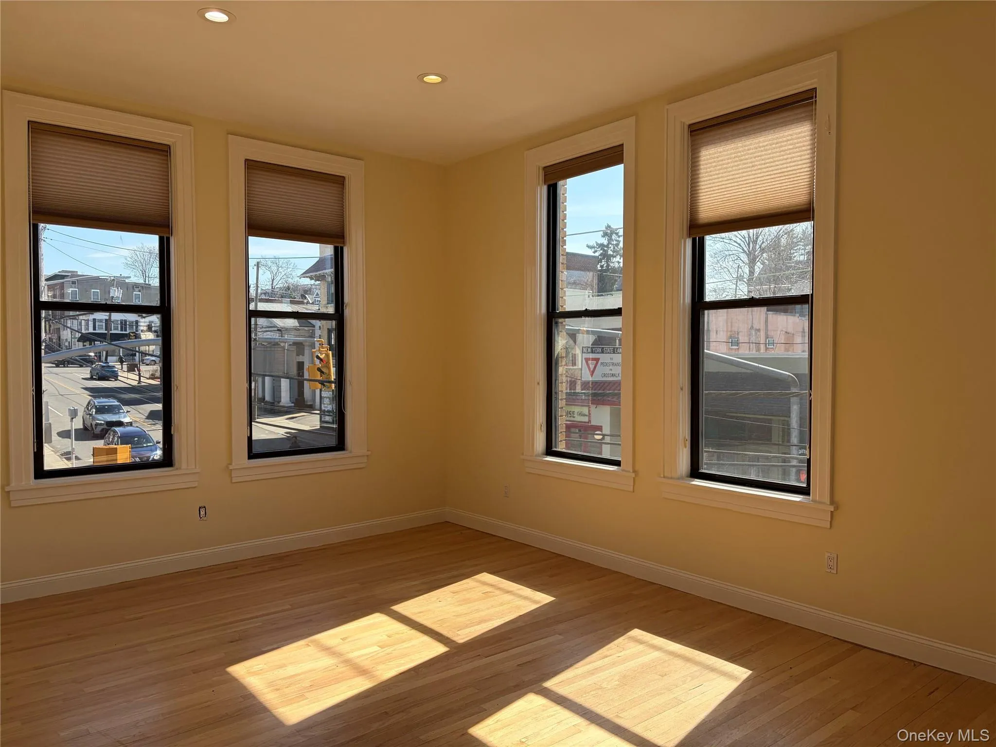 303 Main Street, North Hempstead, NY, 1 Bedroom Bedrooms, 2 Rooms Rooms,1 BathroomBathrooms,Residential Lease,For Rent,Main,0,KEY1018513 303 Main Street, North Hempstead, NY, 1 Bedroom Bedrooms, 2 Rooms Rooms,1 BathroomBathrooms,Residential Lease,For Rent,Main,0,KEY1018513