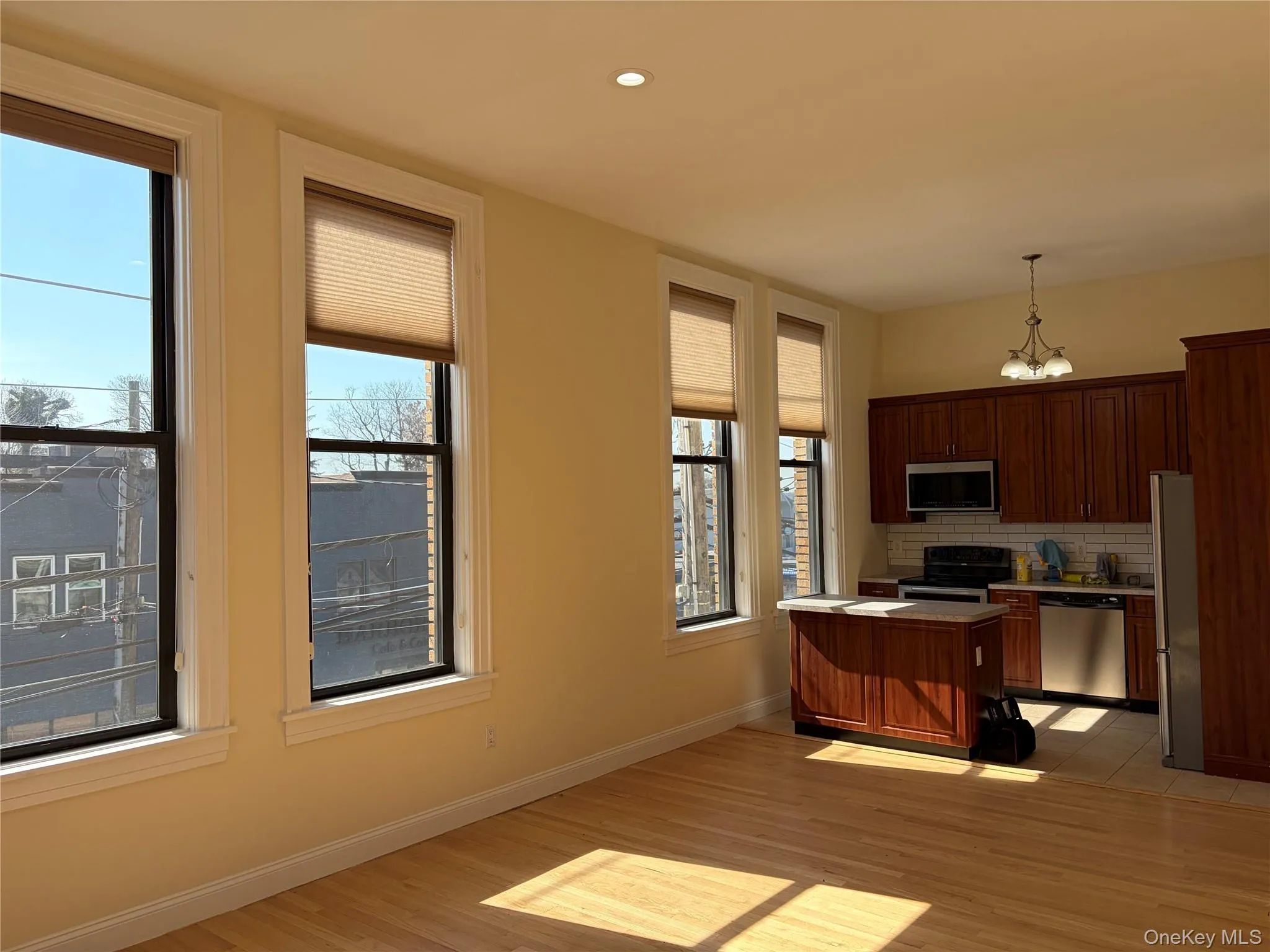 303 Main Street, North Hempstead, NY, 1 Bedroom Bedrooms, 2 Rooms Rooms,1 BathroomBathrooms,Residential Lease,For Rent,Main,0,KEY1018513 303 Main Street, North Hempstead, NY, 1 Bedroom Bedrooms, 2 Rooms Rooms,1 BathroomBathrooms,Residential Lease,For Rent,Main,0,KEY1018513
