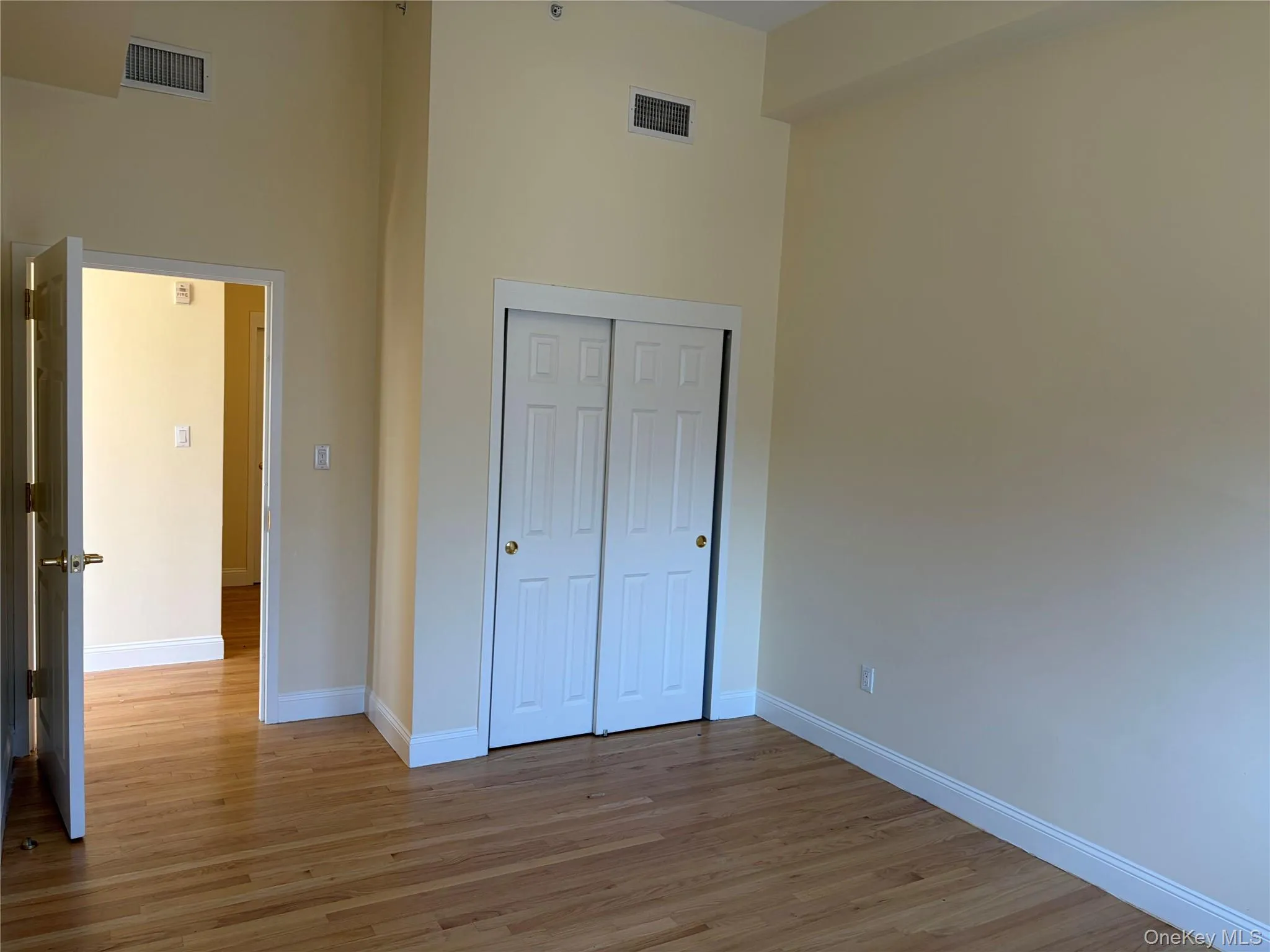 303 Main Street, North Hempstead, NY, 1 Bedroom Bedrooms, 2 Rooms Rooms,1 BathroomBathrooms,Residential Lease,For Rent,Main,0,KEY1018513 303 Main Street, North Hempstead, NY, 1 Bedroom Bedrooms, 2 Rooms Rooms,1 BathroomBathrooms,Residential Lease,For Rent,Main,0,KEY1018513