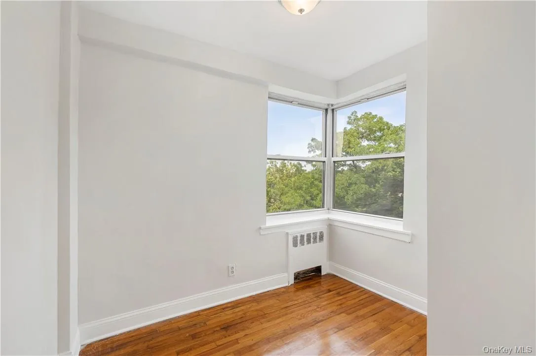 720 Pelham Road, New Rochelle, NY, 1 Bedroom Bedrooms, 4 Rooms Rooms,1 BathroomBathrooms,Residential Lease,For Rent,Pelham,0,KEY1018517 720 Pelham Road, New Rochelle, NY, 1 Bedroom Bedrooms, 4 Rooms Rooms,1 BathroomBathrooms,Residential Lease,For Rent,Pelham,0,KEY1018517
