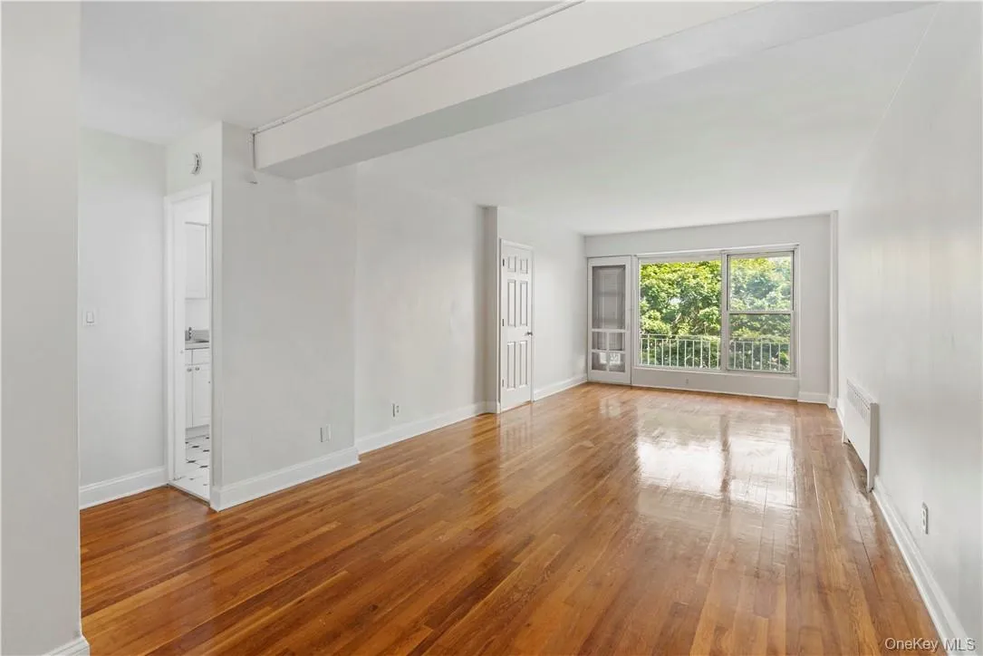 720 Pelham Road, New Rochelle, NY, 1 Bedroom Bedrooms, 4 Rooms Rooms,1 BathroomBathrooms,Residential Lease,For Rent,Pelham,0,KEY1018517 720 Pelham Road, New Rochelle, NY, 1 Bedroom Bedrooms, 4 Rooms Rooms,1 BathroomBathrooms,Residential Lease,For Rent,Pelham,0,KEY1018517