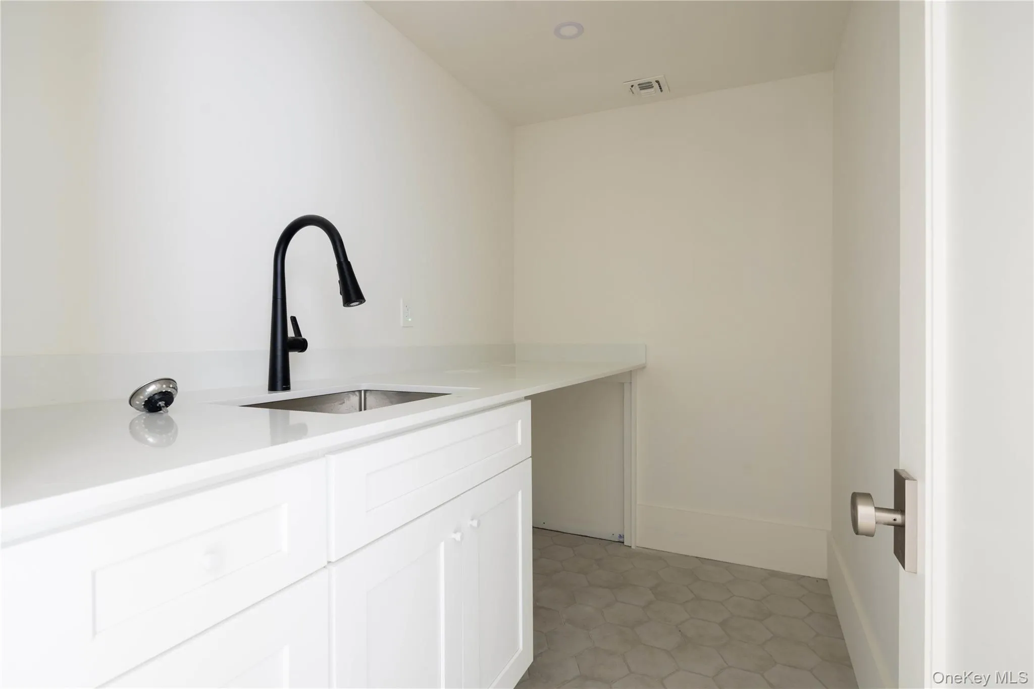 205 Kats Court, Southold, NY, 5 Bedrooms Bedrooms, 11 Rooms Rooms,5 BathroomsBathrooms,Residential,For Rent,Kats,0,1018538 205 Kats Court, Southold, NY, 5 Bedrooms Bedrooms, 11 Rooms Rooms,5 BathroomsBathrooms,Residential,For Rent,Kats,0,1018538