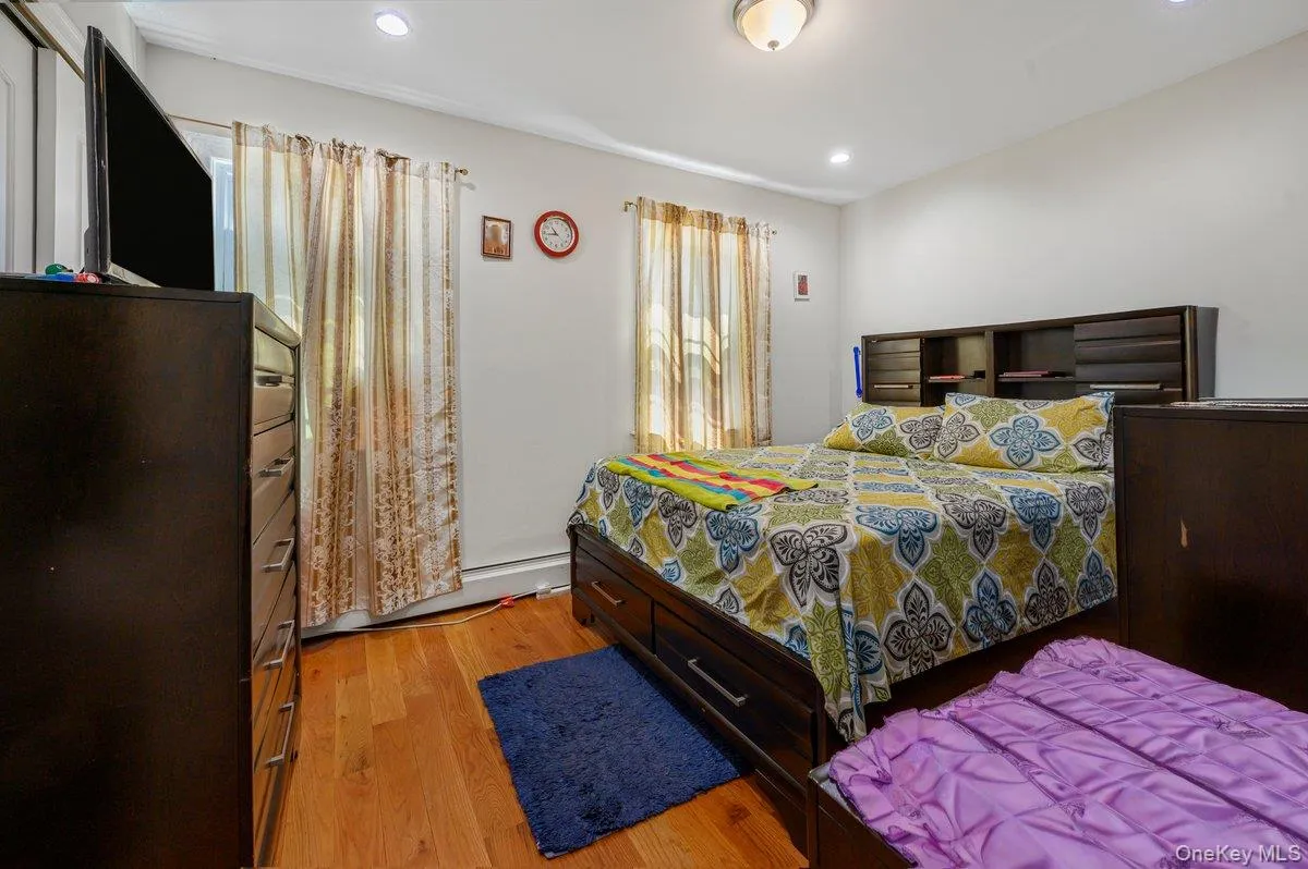 11724 193rd Street, New York, NY, 3 Bedrooms Bedrooms, 6 Rooms Rooms,2 BathroomsBathrooms,Residential,For Rent,193rd,0,1018540 11724 193rd Street, New York, NY, 3 Bedrooms Bedrooms, 6 Rooms Rooms,2 BathroomsBathrooms,Residential,For Rent,193rd,0,1018540