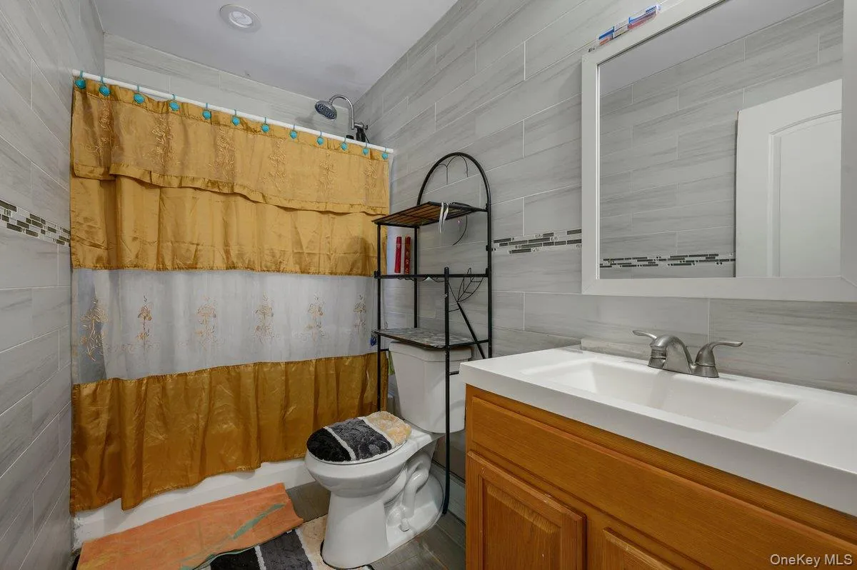 11724 193rd Street, New York, NY, 3 Bedrooms Bedrooms, 6 Rooms Rooms,2 BathroomsBathrooms,Residential,For Rent,193rd,0,1018540 11724 193rd Street, New York, NY, 3 Bedrooms Bedrooms, 6 Rooms Rooms,2 BathroomsBathrooms,Residential,For Rent,193rd,0,1018540