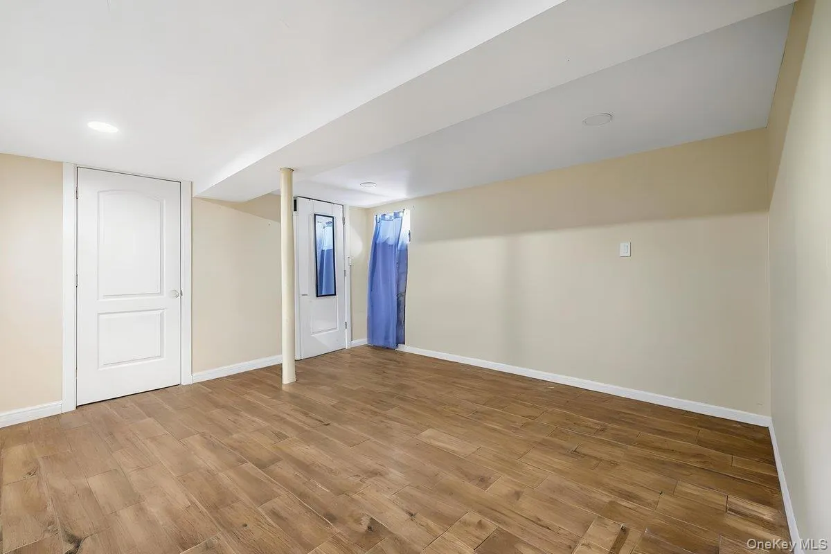 11724 193rd Street, New York, NY, 3 Bedrooms Bedrooms, 6 Rooms Rooms,2 BathroomsBathrooms,Residential,For Rent,193rd,0,1018540 11724 193rd Street, New York, NY, 3 Bedrooms Bedrooms, 6 Rooms Rooms,2 BathroomsBathrooms,Residential,For Rent,193rd,0,1018540