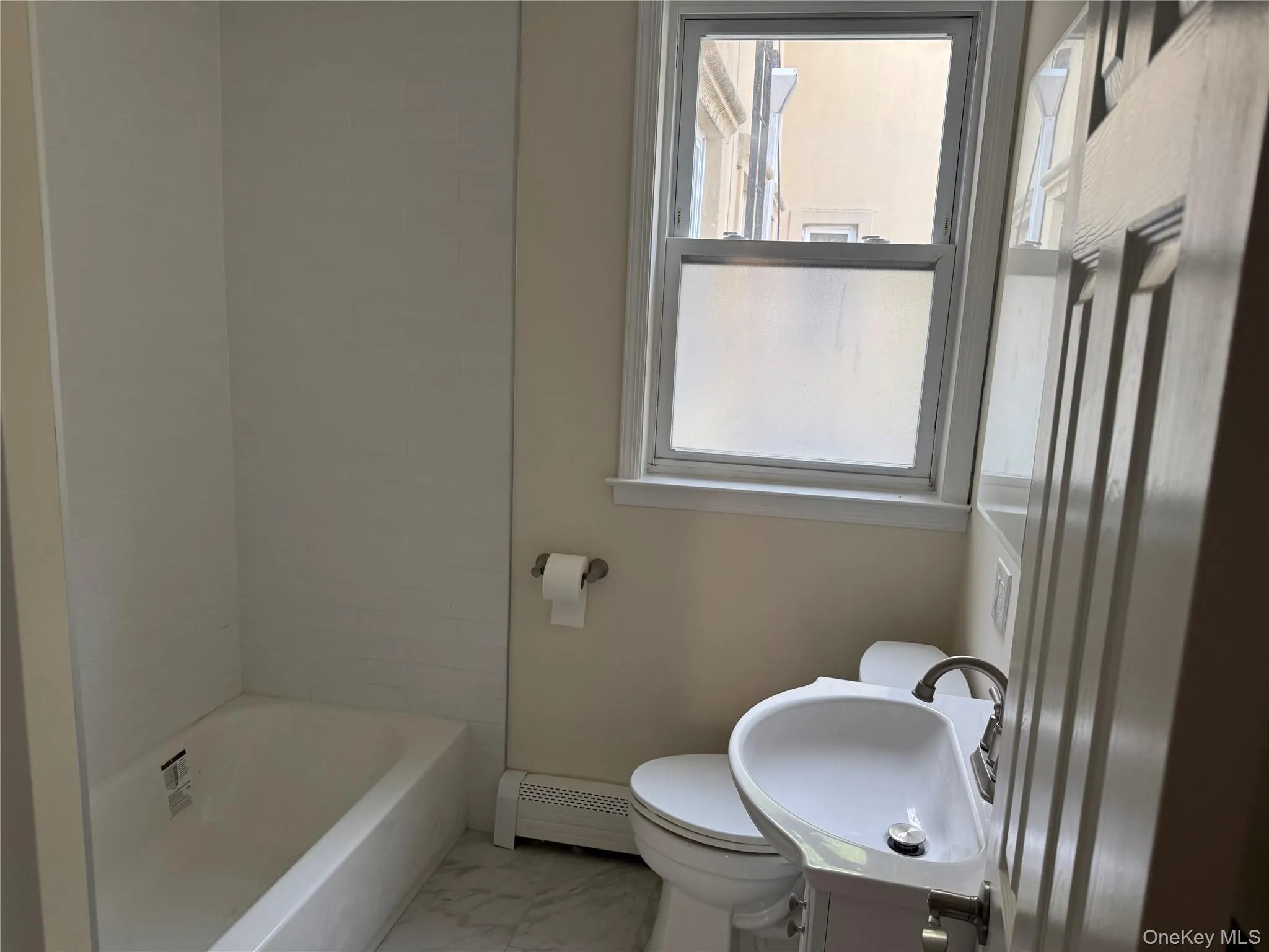 69 Glen Street, Glen Cove, NY, 2 Bedrooms Bedrooms, 4 Rooms Rooms,1 BathroomBathrooms,Residential Lease,For Rent,Glen,0,1018545 69 Glen Street, Glen Cove, NY, 2 Bedrooms Bedrooms, 4 Rooms Rooms,1 BathroomBathrooms,Residential Lease,For Rent,Glen,0,1018545