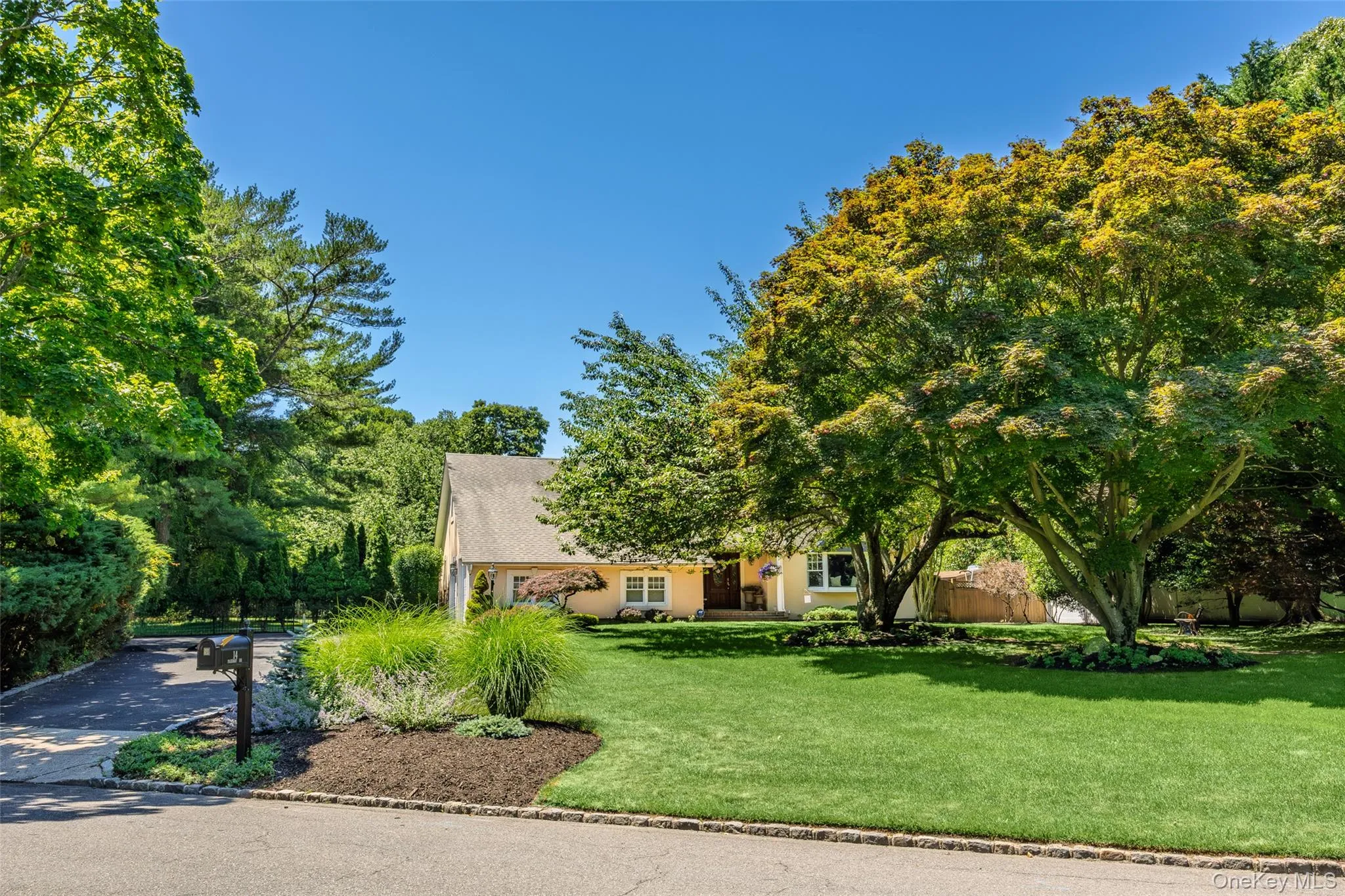 14 Fairway Drive, Brookhaven, NY, 4 Bedrooms Bedrooms, 8 Rooms Rooms,3 BathroomsBathrooms,Residential,For Rent,Fairway,0,KEY1018546 14 Fairway Drive, Brookhaven, NY, 4 Bedrooms Bedrooms, 8 Rooms Rooms,3 BathroomsBathrooms,Residential,For Rent,Fairway,0,KEY1018546