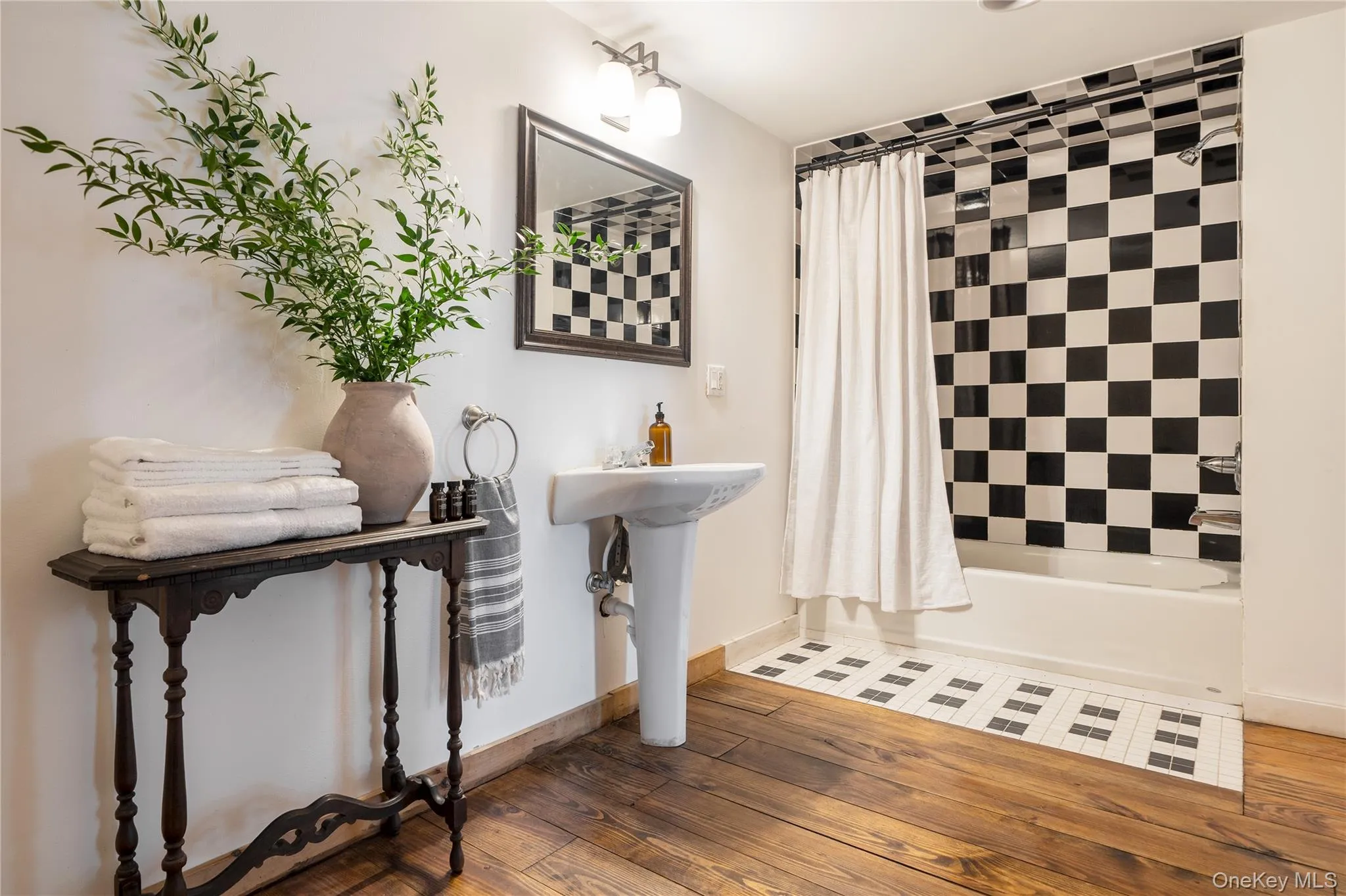216 Route 385, Catskill, NY, 11 Bedrooms Bedrooms, 19 Rooms Rooms,7 BathroomsBathrooms,Residential,For Rent,Route 385,0,KEY1018548 216 Route 385, Catskill, NY, 11 Bedrooms Bedrooms, 19 Rooms Rooms,7 BathroomsBathrooms,Residential,For Rent,Route 385,0,KEY1018548