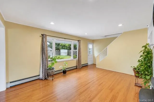 40 Blueberry Lane, Oyster Bay, NY, 5 Bedrooms Bedrooms, 8 Rooms Rooms,2 BathroomsBathrooms,Residential,For Rent,Blueberry,0,KEY1018553 40 Blueberry Lane, Oyster Bay, NY, 5 Bedrooms Bedrooms, 8 Rooms Rooms,2 BathroomsBathrooms,Residential,For Rent,Blueberry,0,KEY1018553
