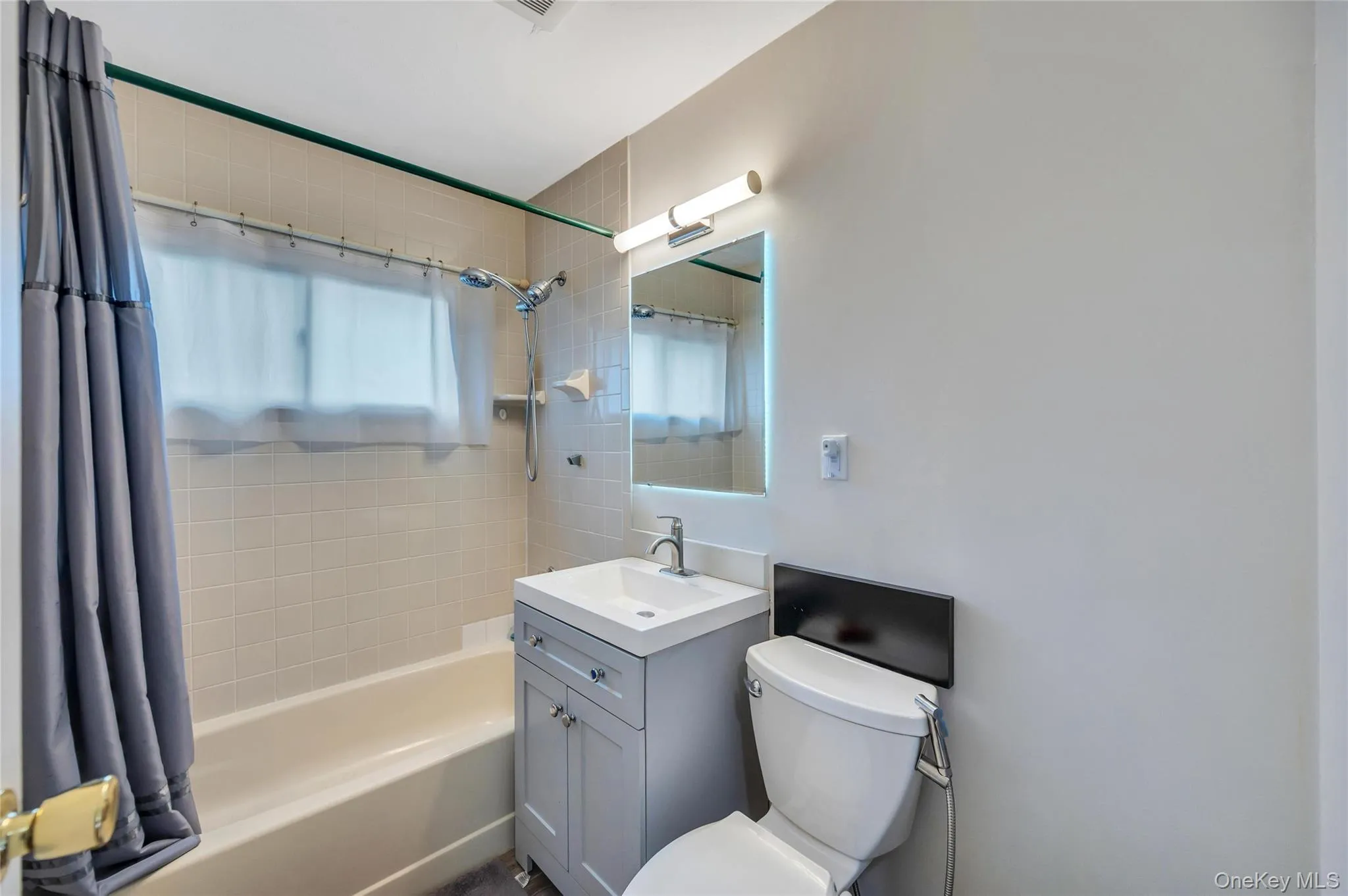 40 Blueberry Lane, Oyster Bay, NY, 5 Bedrooms Bedrooms, 8 Rooms Rooms,2 BathroomsBathrooms,Residential,For Rent,Blueberry,0,KEY1018553 40 Blueberry Lane, Oyster Bay, NY, 5 Bedrooms Bedrooms, 8 Rooms Rooms,2 BathroomsBathrooms,Residential,For Rent,Blueberry,0,KEY1018553