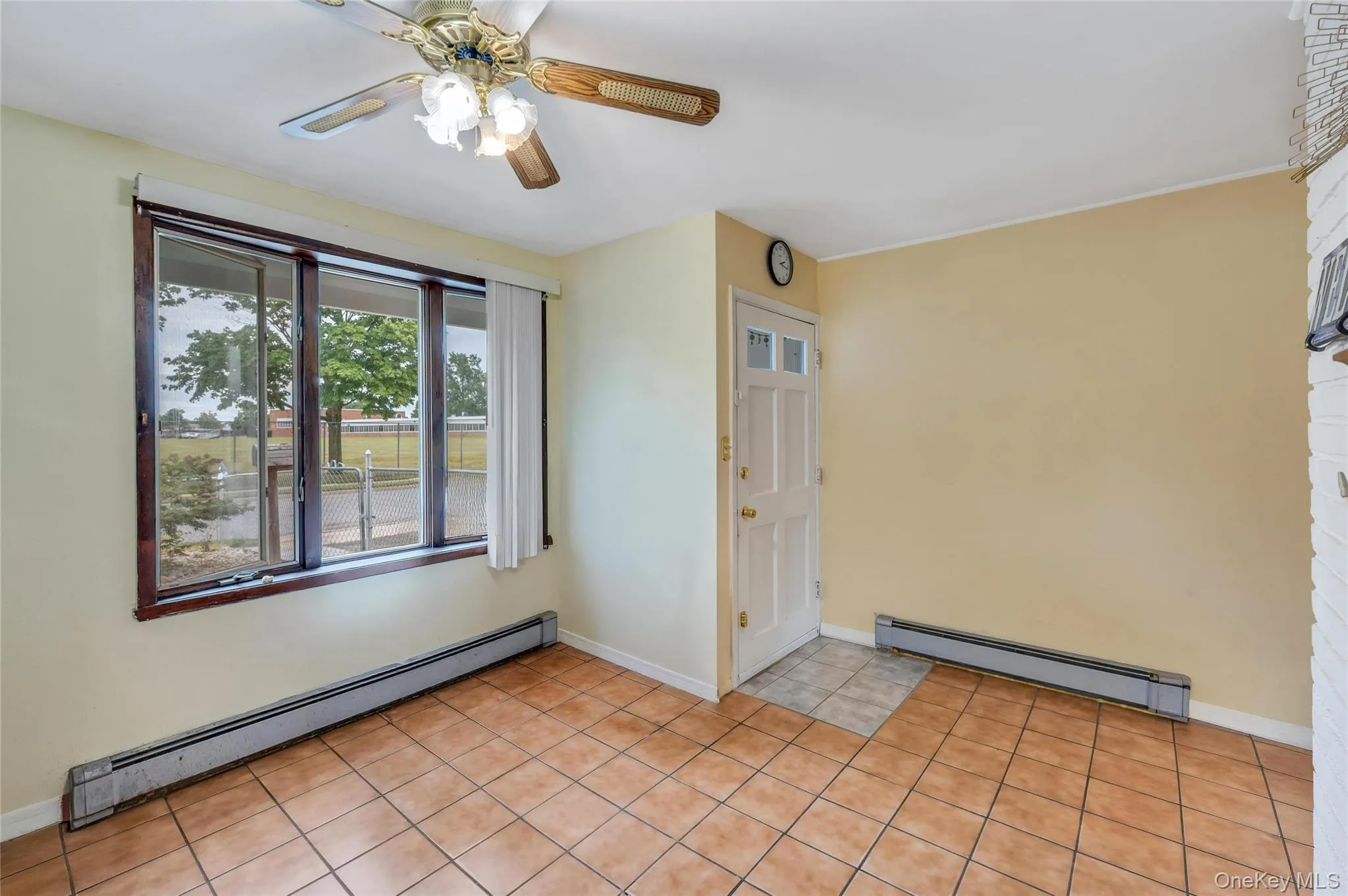 40 Blueberry Lane, Oyster Bay, NY, 5 Bedrooms Bedrooms, 8 Rooms Rooms,2 BathroomsBathrooms,Residential,For Rent,Blueberry,0,KEY1018553 40 Blueberry Lane, Oyster Bay, NY, 5 Bedrooms Bedrooms, 8 Rooms Rooms,2 BathroomsBathrooms,Residential,For Rent,Blueberry,0,KEY1018553