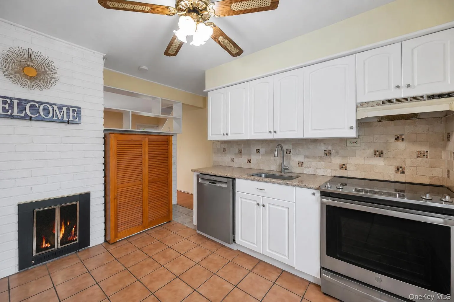 40 Blueberry Lane, Oyster Bay, NY, 5 Bedrooms Bedrooms, 8 Rooms Rooms,2 BathroomsBathrooms,Residential,For Rent,Blueberry,0,KEY1018553 40 Blueberry Lane, Oyster Bay, NY, 5 Bedrooms Bedrooms, 8 Rooms Rooms,2 BathroomsBathrooms,Residential,For Rent,Blueberry,0,KEY1018553
