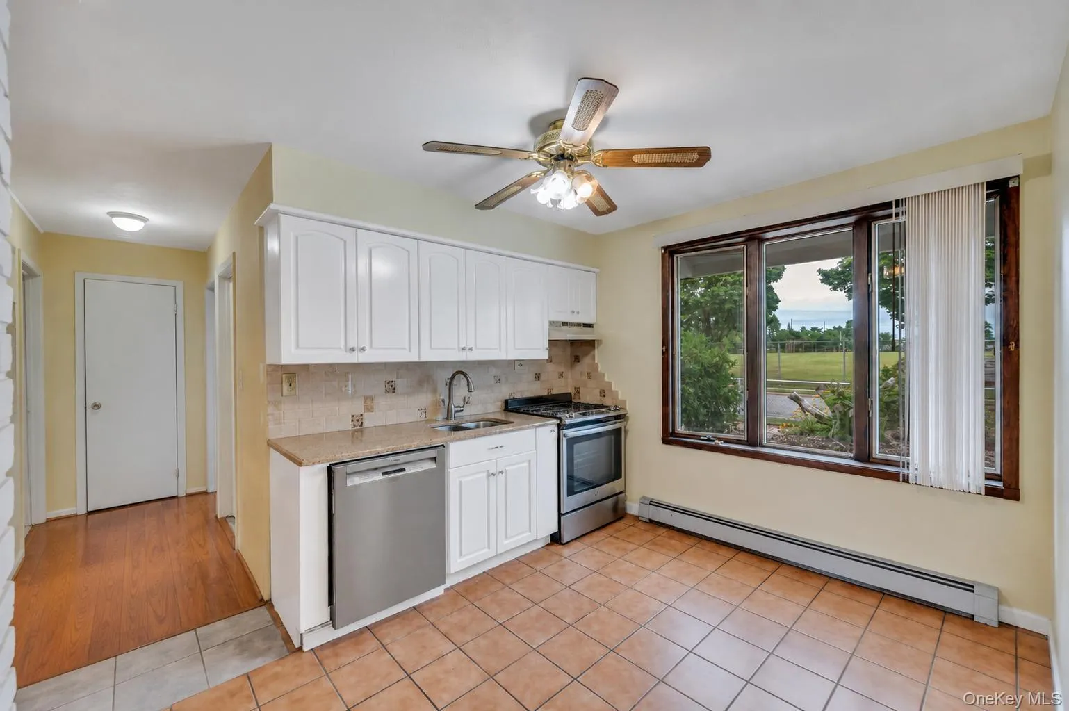 40 Blueberry Lane, Oyster Bay, NY, 5 Bedrooms Bedrooms, 8 Rooms Rooms,2 BathroomsBathrooms,Residential,For Rent,Blueberry,0,KEY1018553 40 Blueberry Lane, Oyster Bay, NY, 5 Bedrooms Bedrooms, 8 Rooms Rooms,2 BathroomsBathrooms,Residential,For Rent,Blueberry,0,KEY1018553