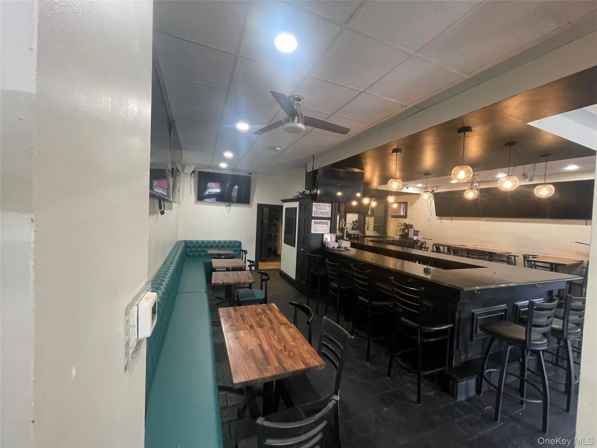 1,148 Square Feet 1,148 Square Feet