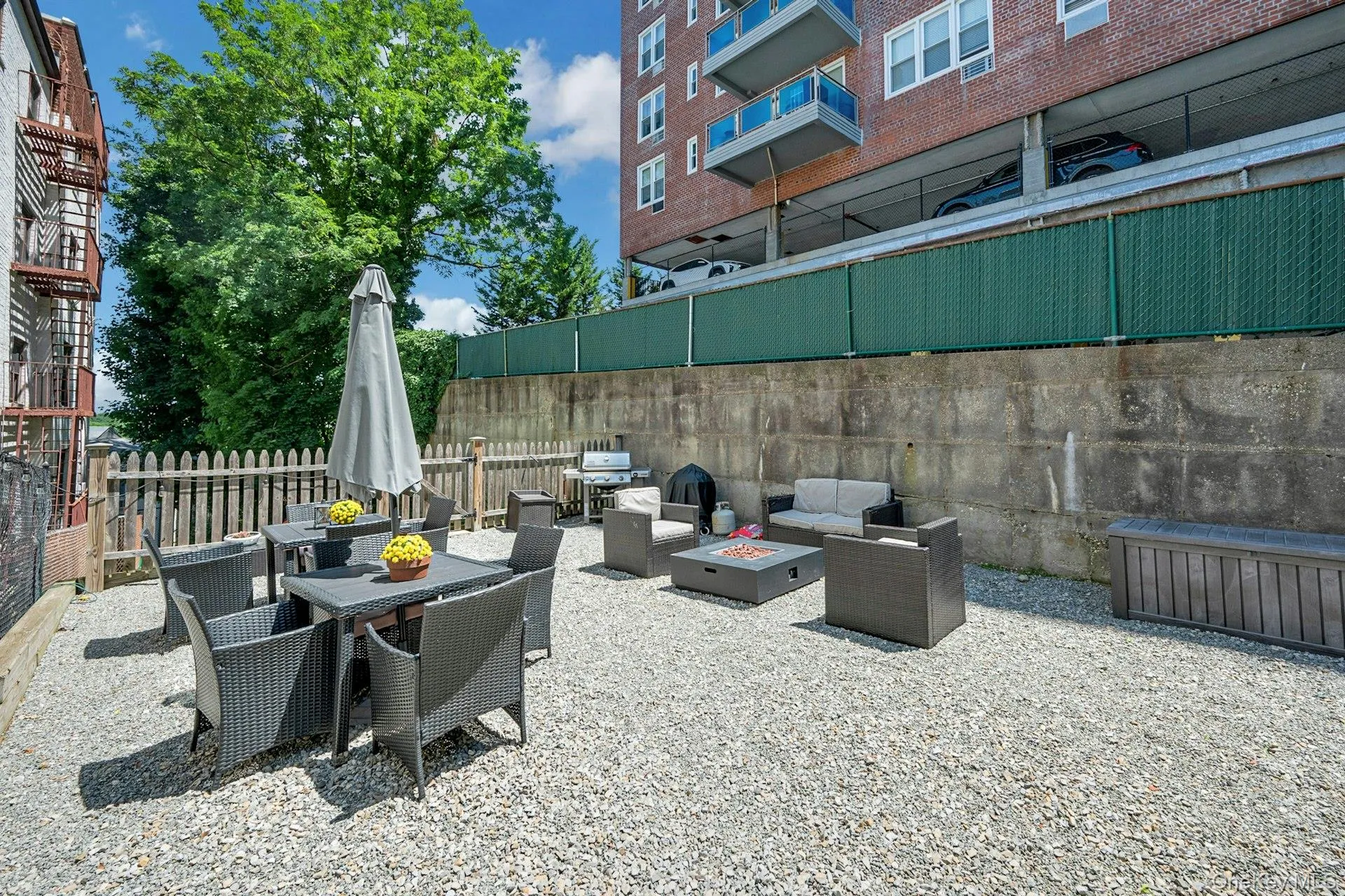 Yard for BBQ's and relaxing Yard for BBQ's and relaxing