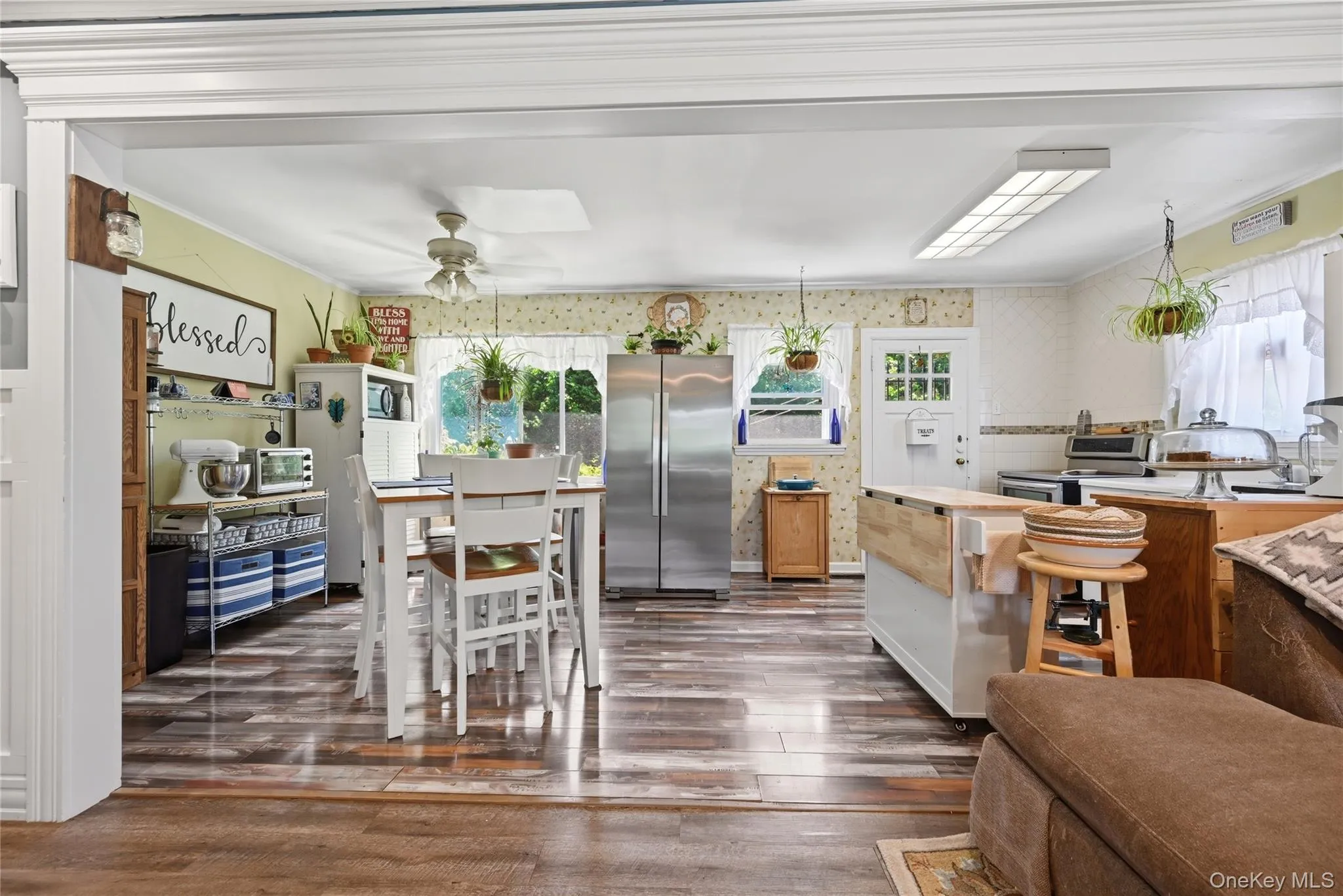 26 Hickory Road, Brookhaven, NY, 4 Bedrooms Bedrooms, 6 Rooms Rooms,1 BathroomBathrooms,Residential,For Rent,Hickory,0,KEY1018557 26 Hickory Road, Brookhaven, NY, 4 Bedrooms Bedrooms, 6 Rooms Rooms,1 BathroomBathrooms,Residential,For Rent,Hickory,0,KEY1018557