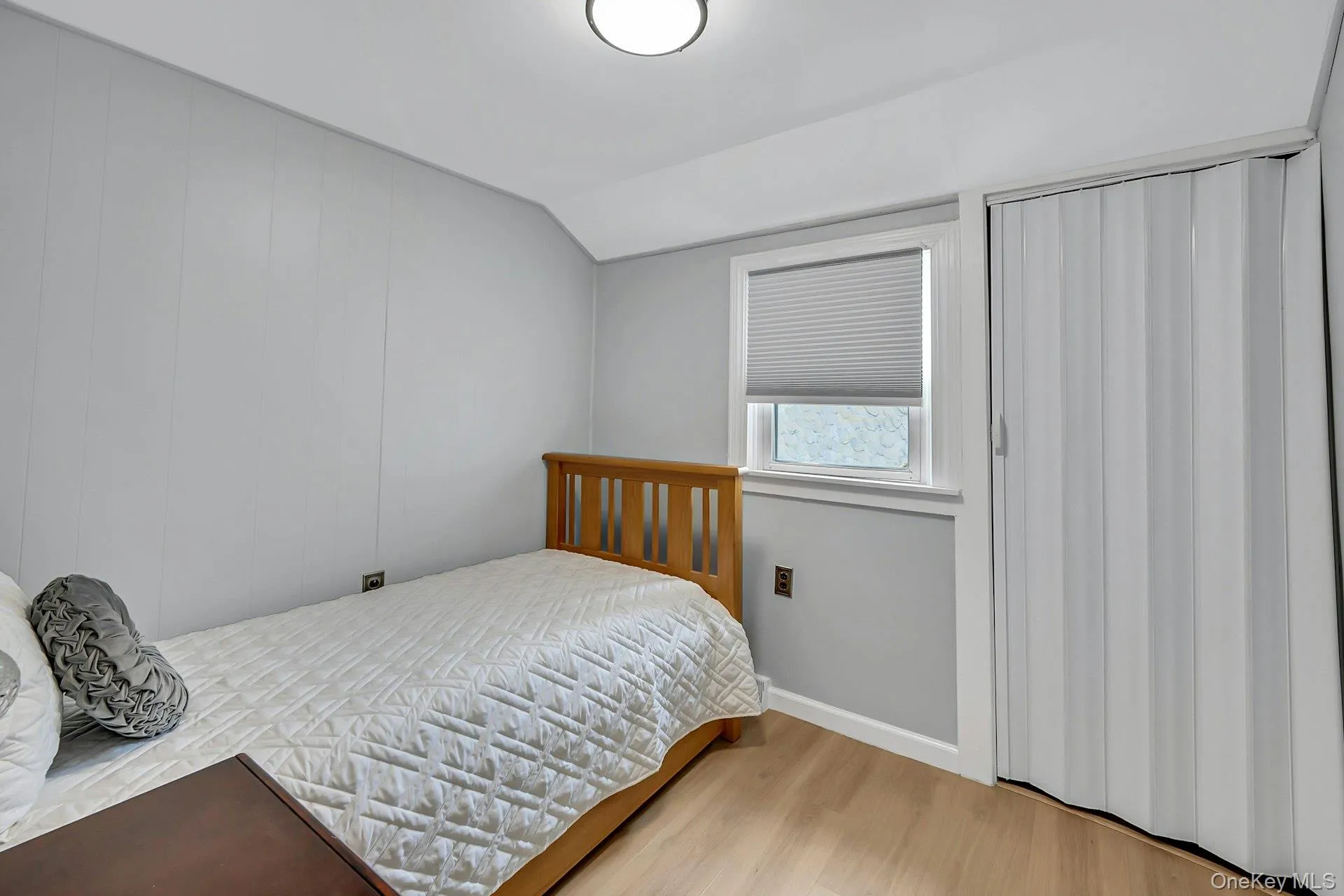 2nd Bedroom 2nd Bedroom